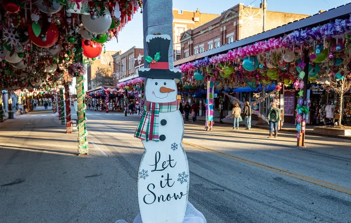 Route-66-Christmas-Chute-Sapulpa-Oklahoma-004.webp