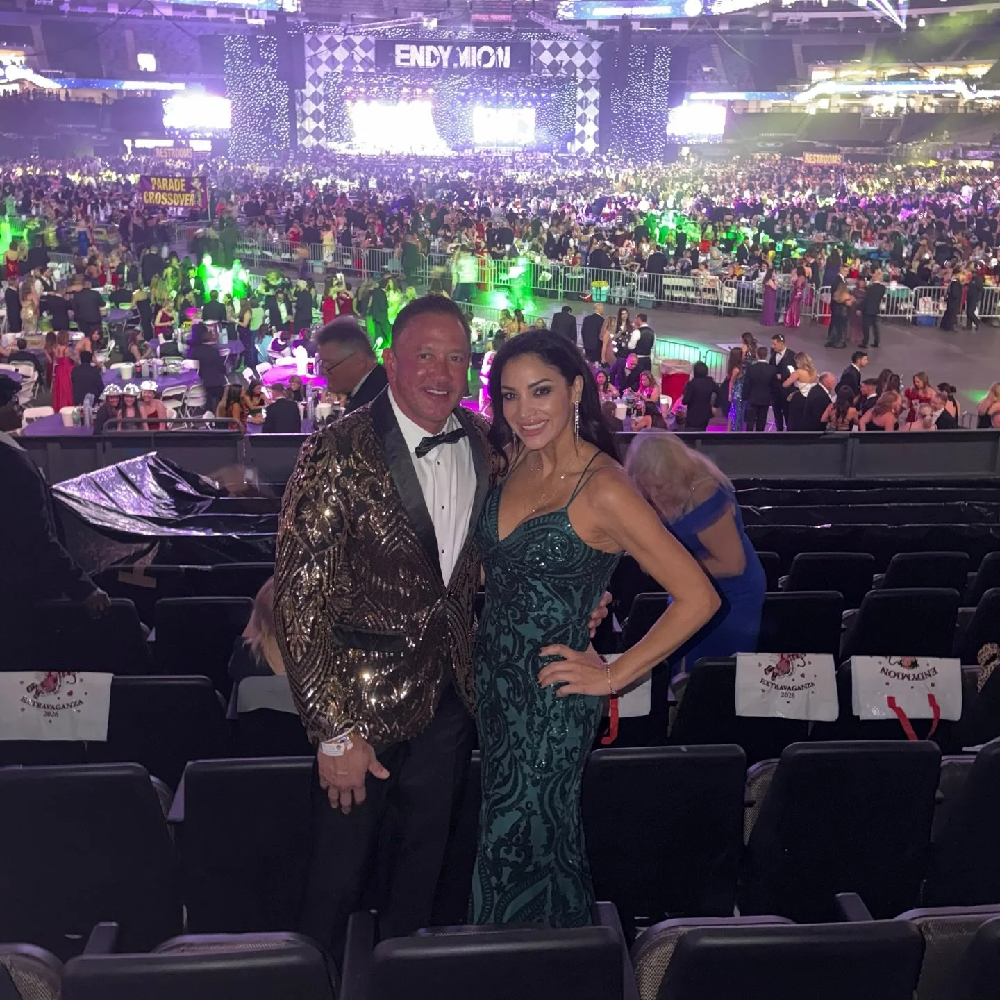 She glowing and he&rsquo;s admiring 🤩

Pre book your spray tan, the weather is getting nicer and nicer! 

@glazedsunless AF Violet