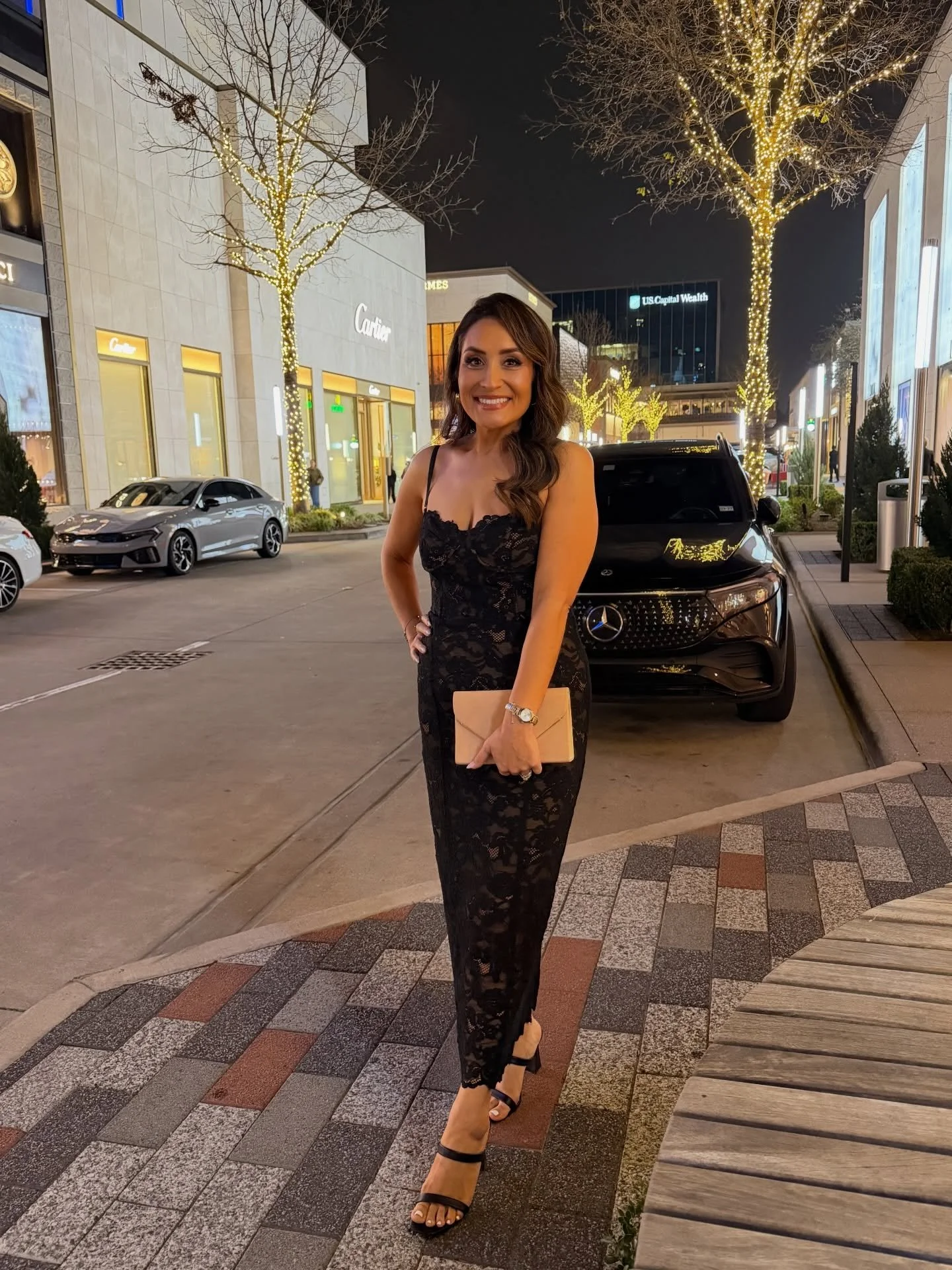 Last night I felt like a queen. Celebrated my 10 year anniversary with the love of my life. Thank you to @beneaththemascara for making me feel gorgeous! 

@glazedsunless BS + AF