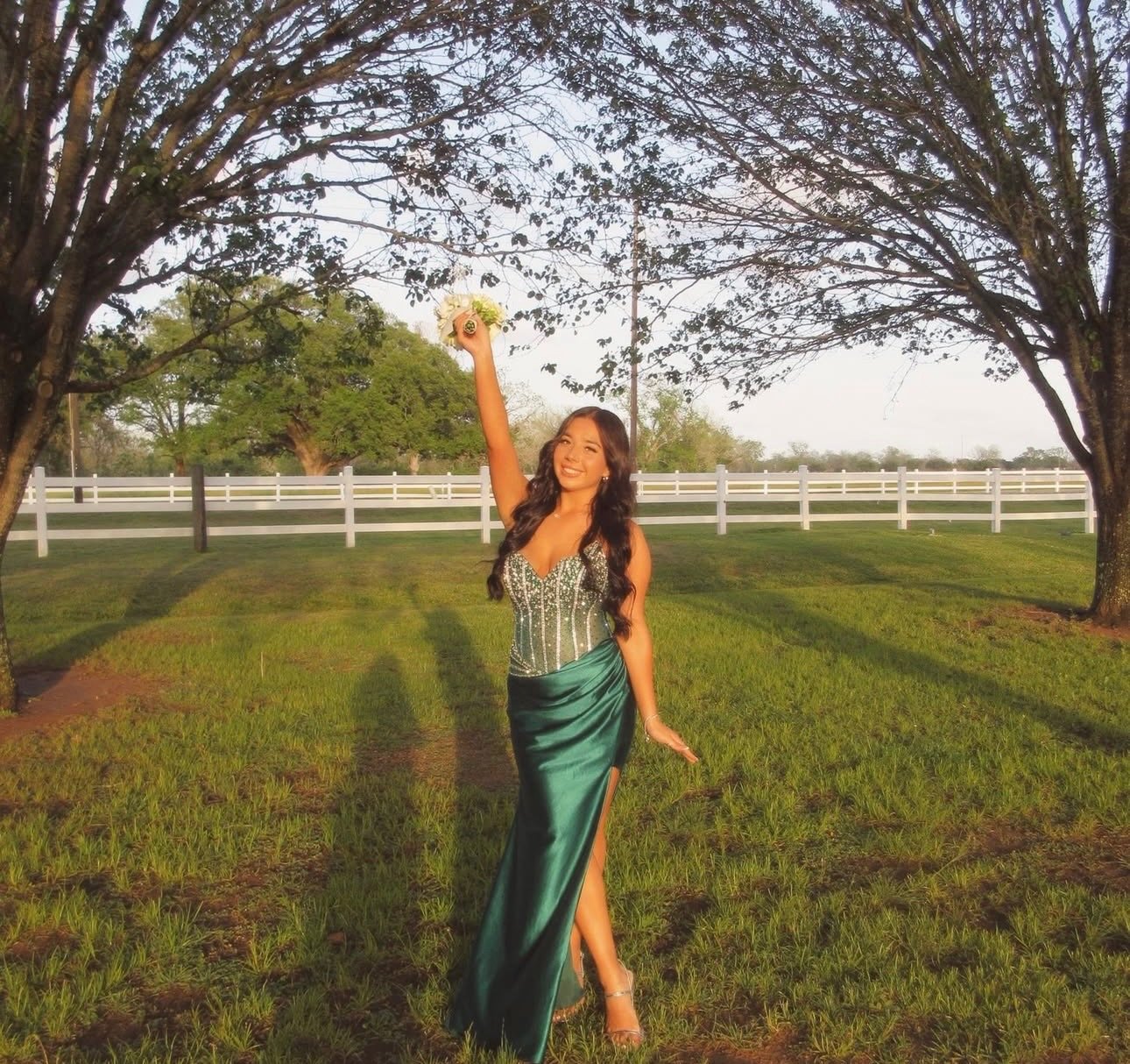 It&rsquo;s prom season&hellip; which means the final part to making your prom night complete&hellip;. Is booking me for your spray tan! 

I have availability so don&rsquo;t wait too long because I book fast! 

#prom #spraytan #missouricity #sugarland