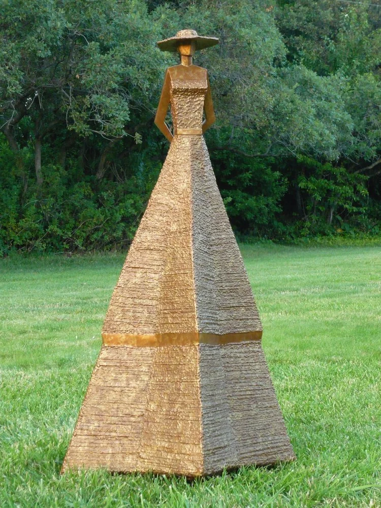 Belle
52"H x 26"D x 27"W
Bronze edition of 25 (1 REMAINS)