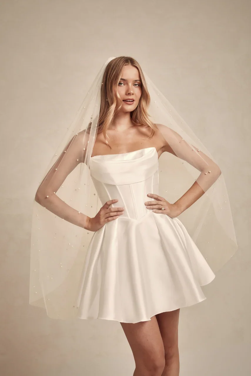 short-pearl-veil-made-with-love-bridal-taneisha-web-1.webp