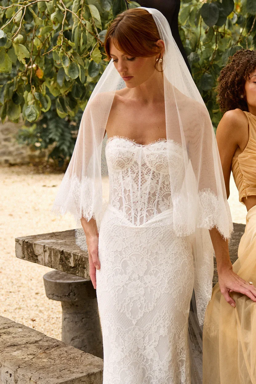 winnie-basque-lace-wedding-dress-made-with-love-bridal-9.webp