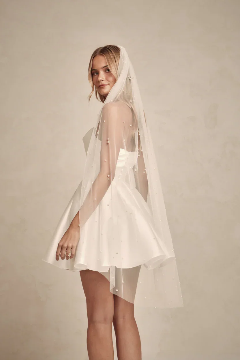short-pearl-veil-made-with-love-bridal-taneisha-web-2.webp