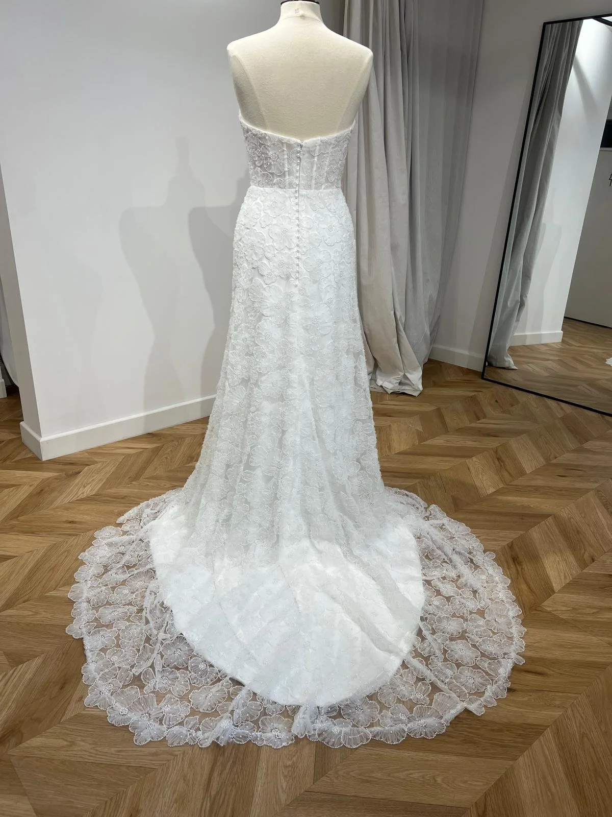 WhatsApp Image 2025-11-09 at 00.54.33_c1e3d446.jpg