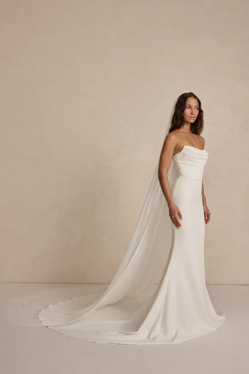 winter-wedding-dress-made-with-love-bridal-dakota-web-5.webp