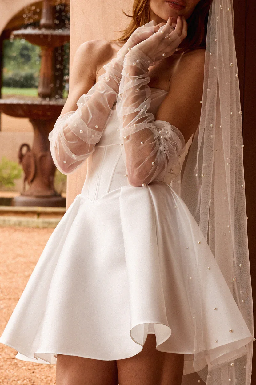 celine-mini-wedding-dress-made-with-love-bridal-2_2c771b55-7c7f-4bd1-9084-326a4e5812f8.webp