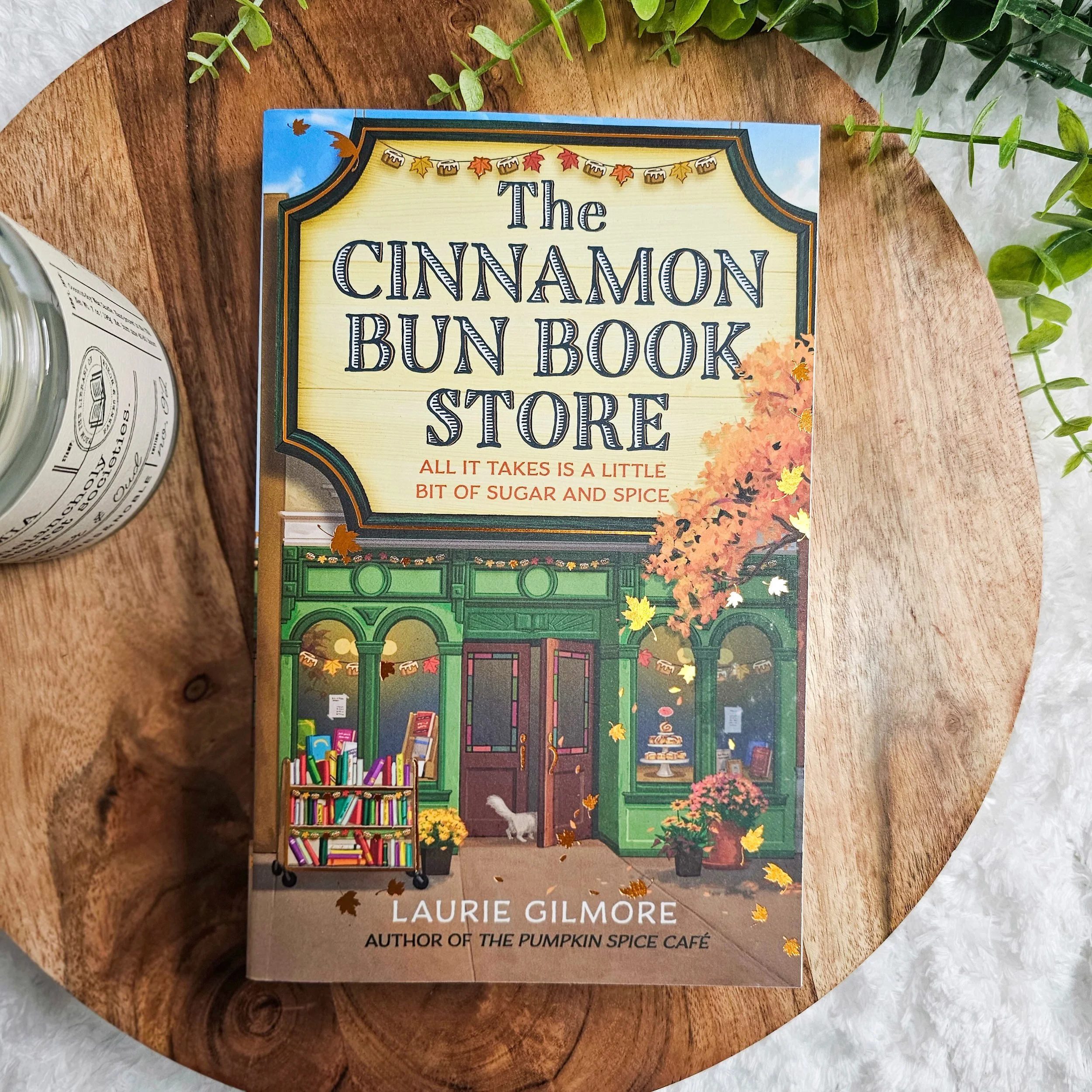 The Cinnamon Bun Book Store | Laurie Gilmore
