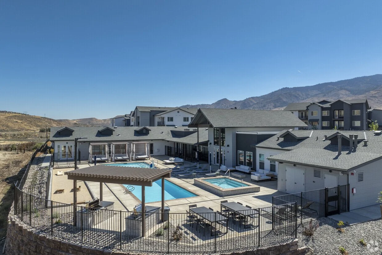 the-kallan-reno-nv-clubhouse-deck.jpg