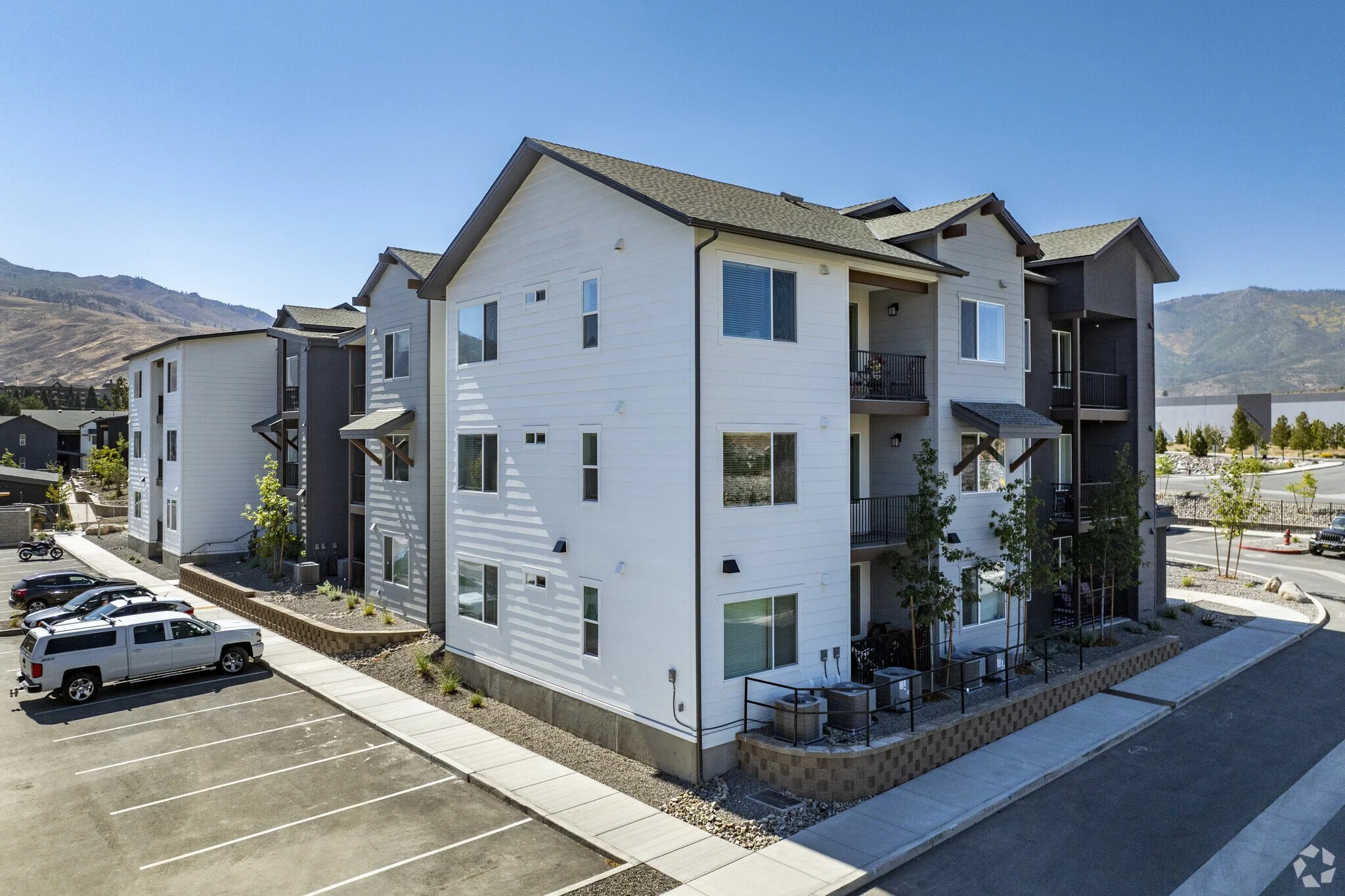 Kallan Apartments