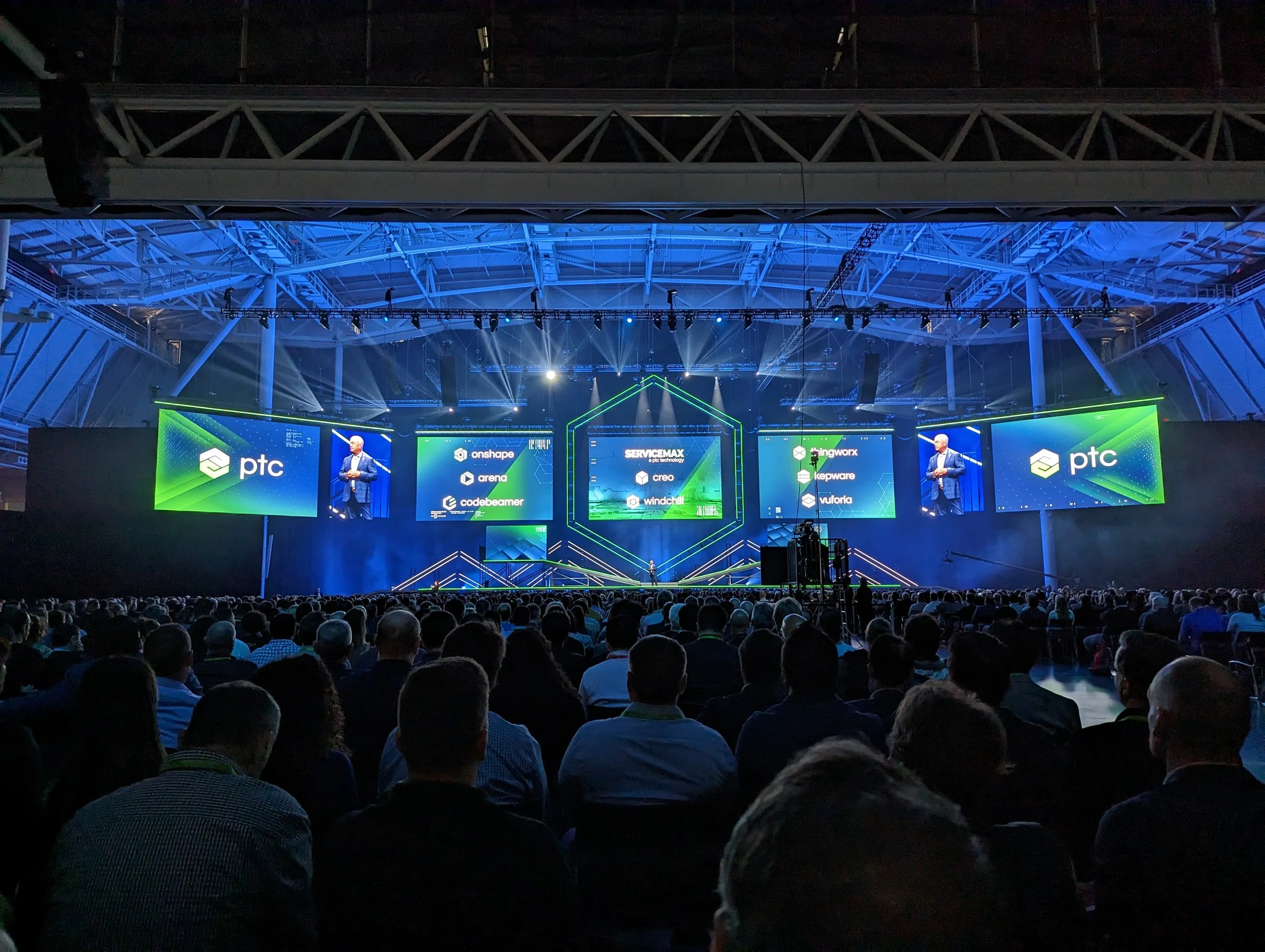 Analyst at PTC's LiveWorx client event