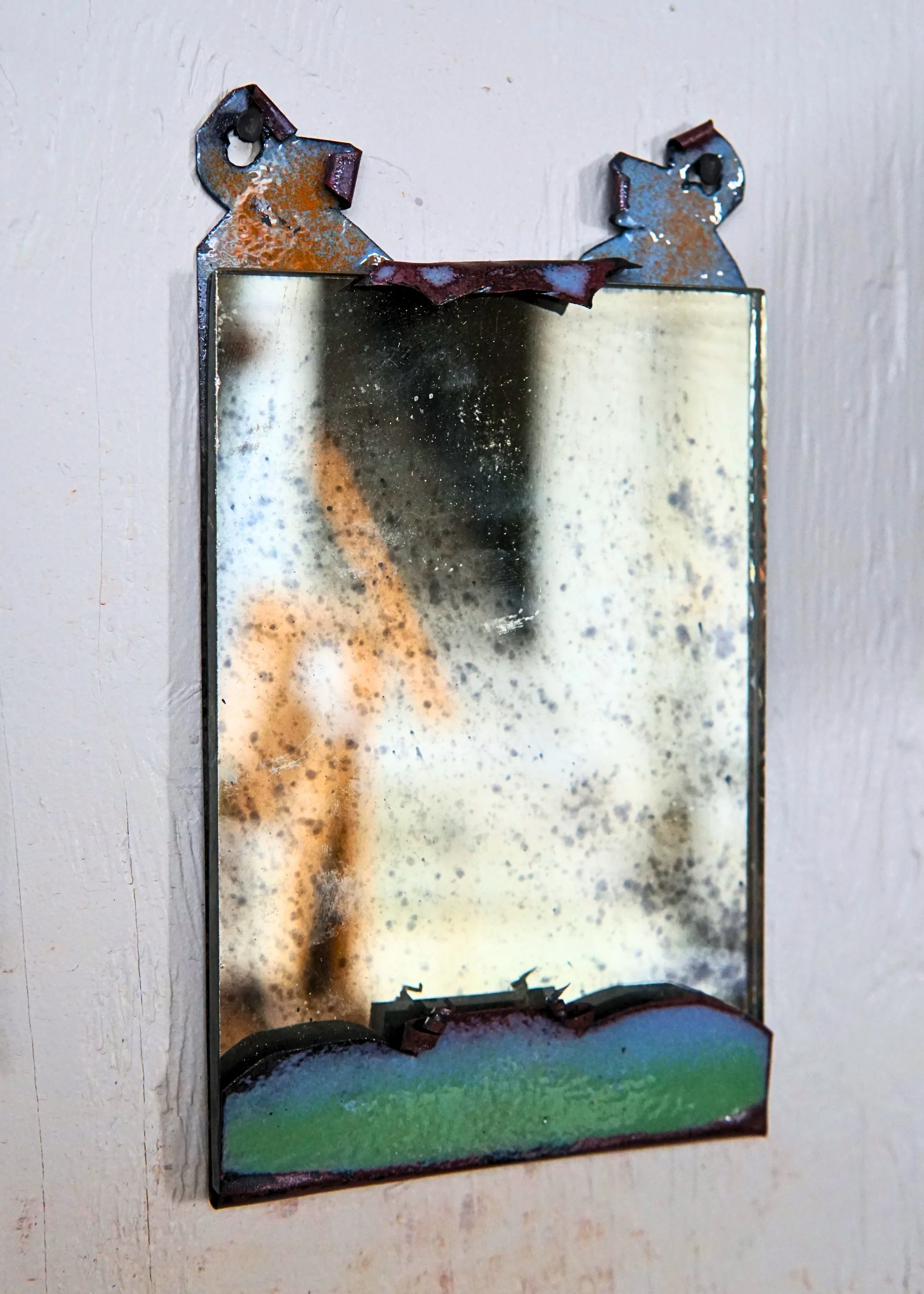 mirror_wall.jpg
