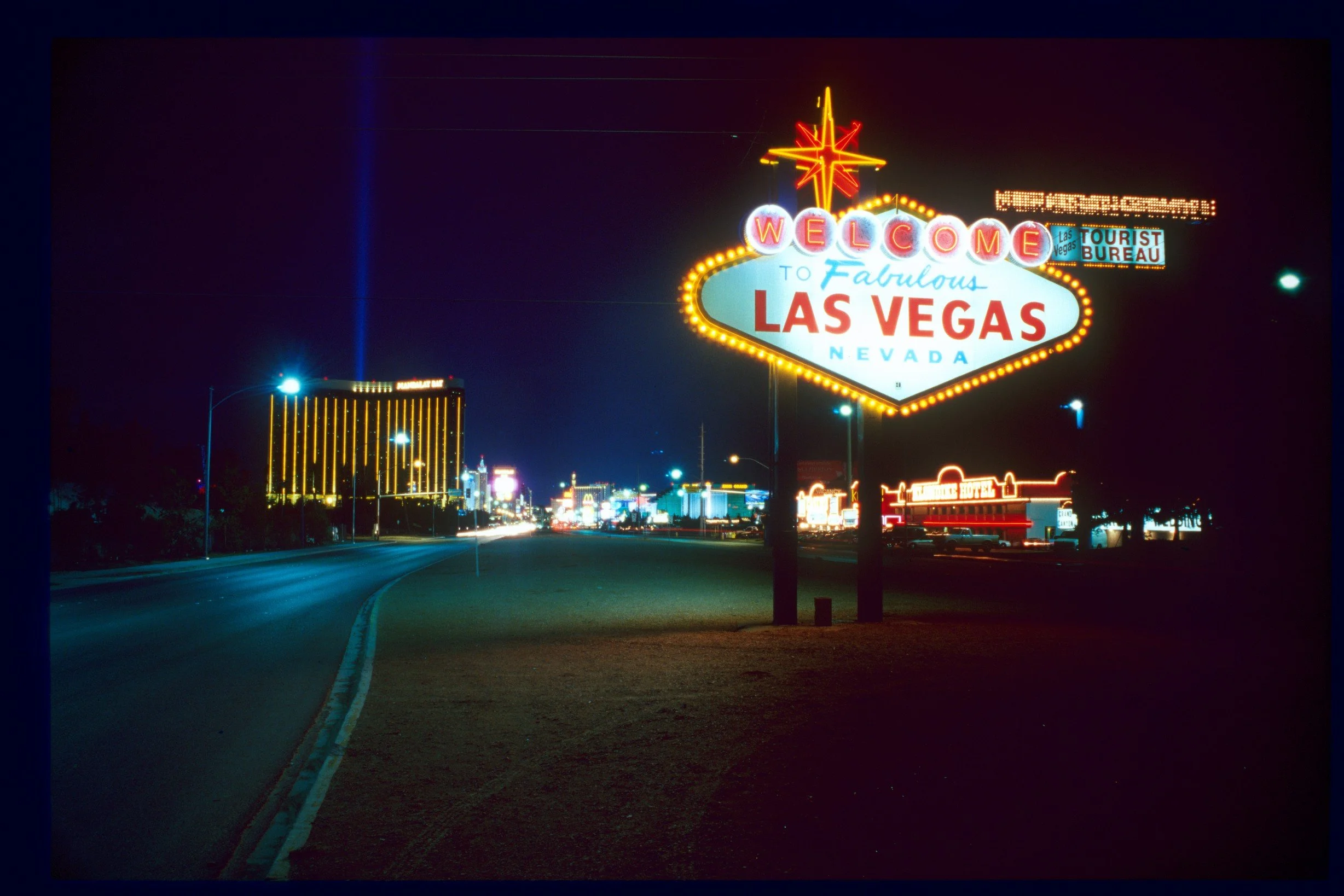 Welcome to Las Vegas sign-10-25-00.JPG