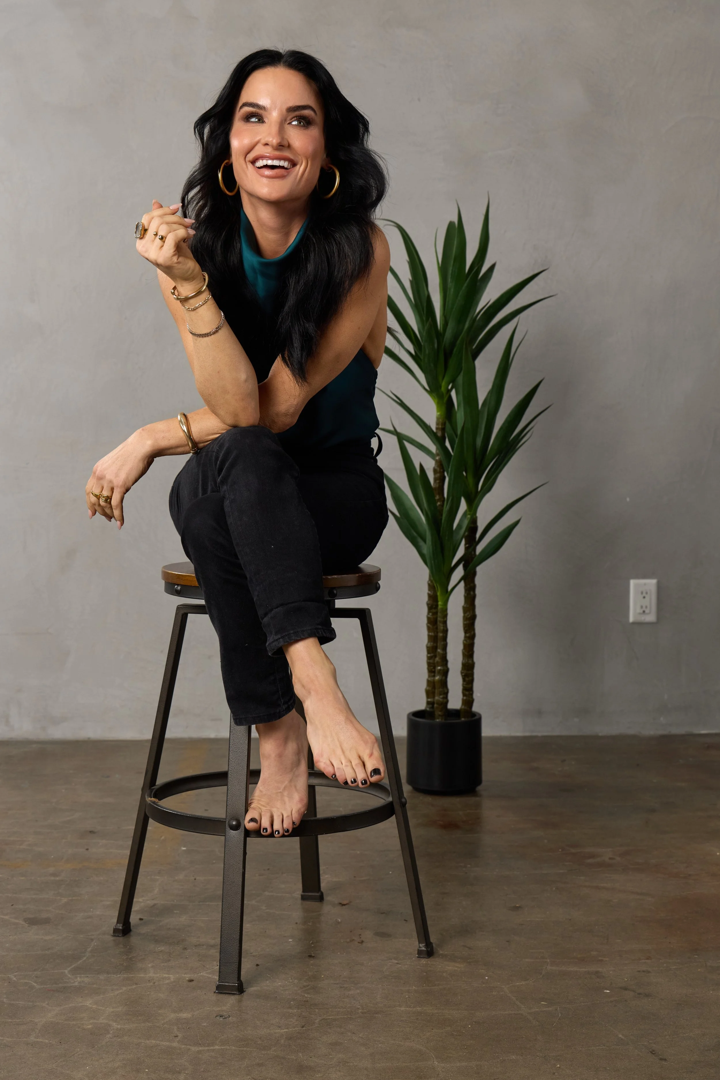 Lesley Holmes Headshot