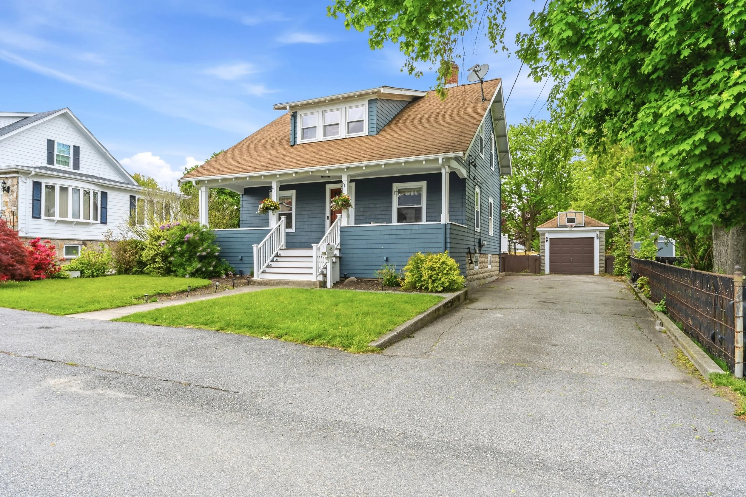 ✨ New Listing in Somerset, MA ✨
📍 48 Thelma Ave &bull; Offered at $525,000

OPEN HOUSE SUNDAY 5/17 | 11:00 AM &ndash; 1:00 PM

This beautifully Somerset home is full of charm, character, and thoughtful updates &mdash; and the very first showings beg