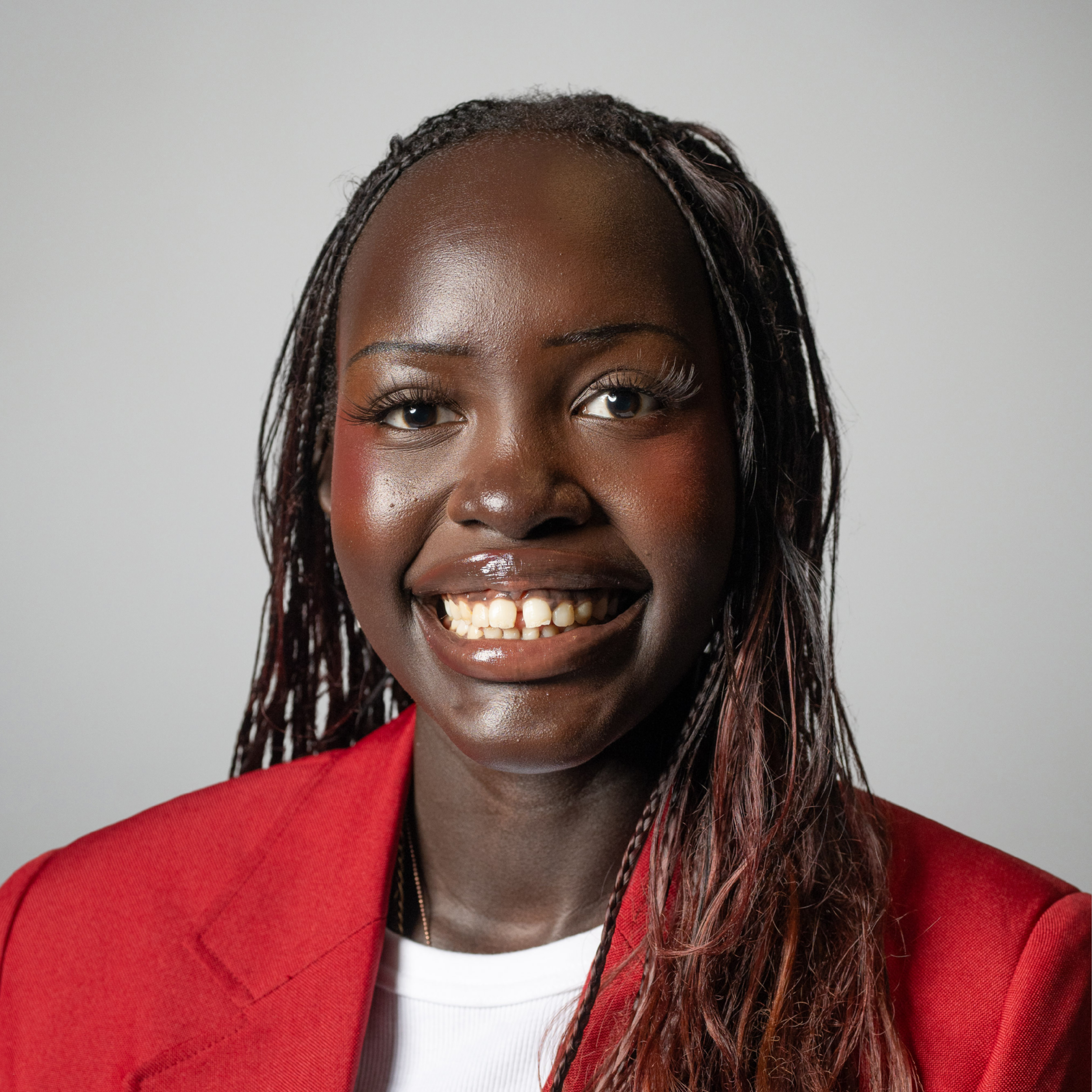 Nyamuok Rambang, Reporter