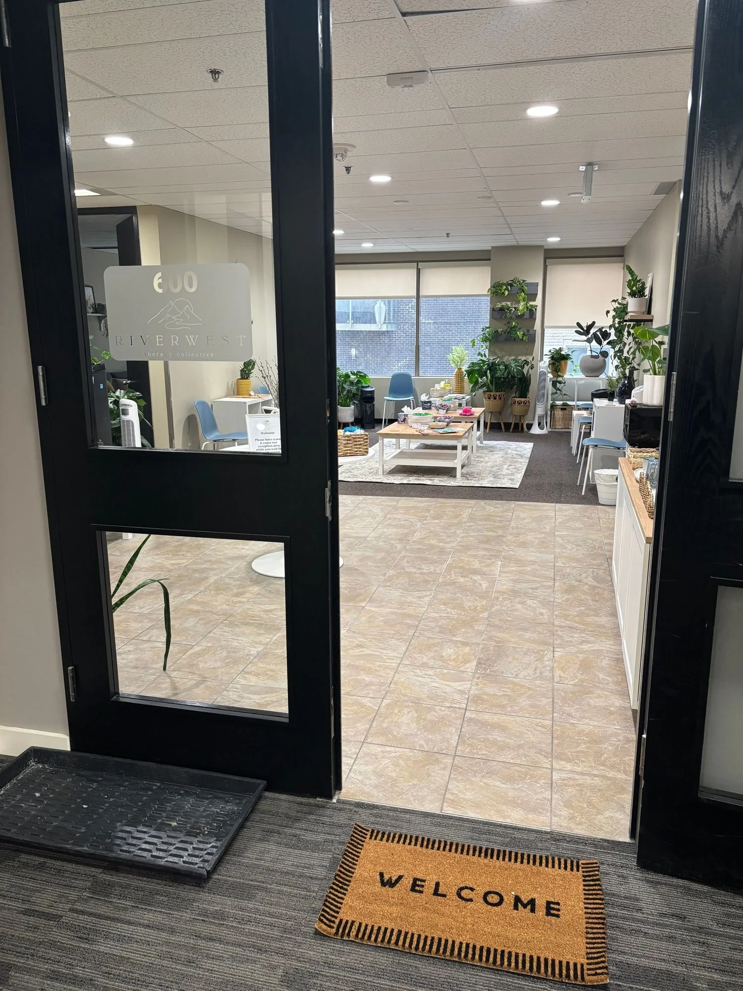 After taking the elevator to the 6th floor you'll find the entrance to suite 600. 