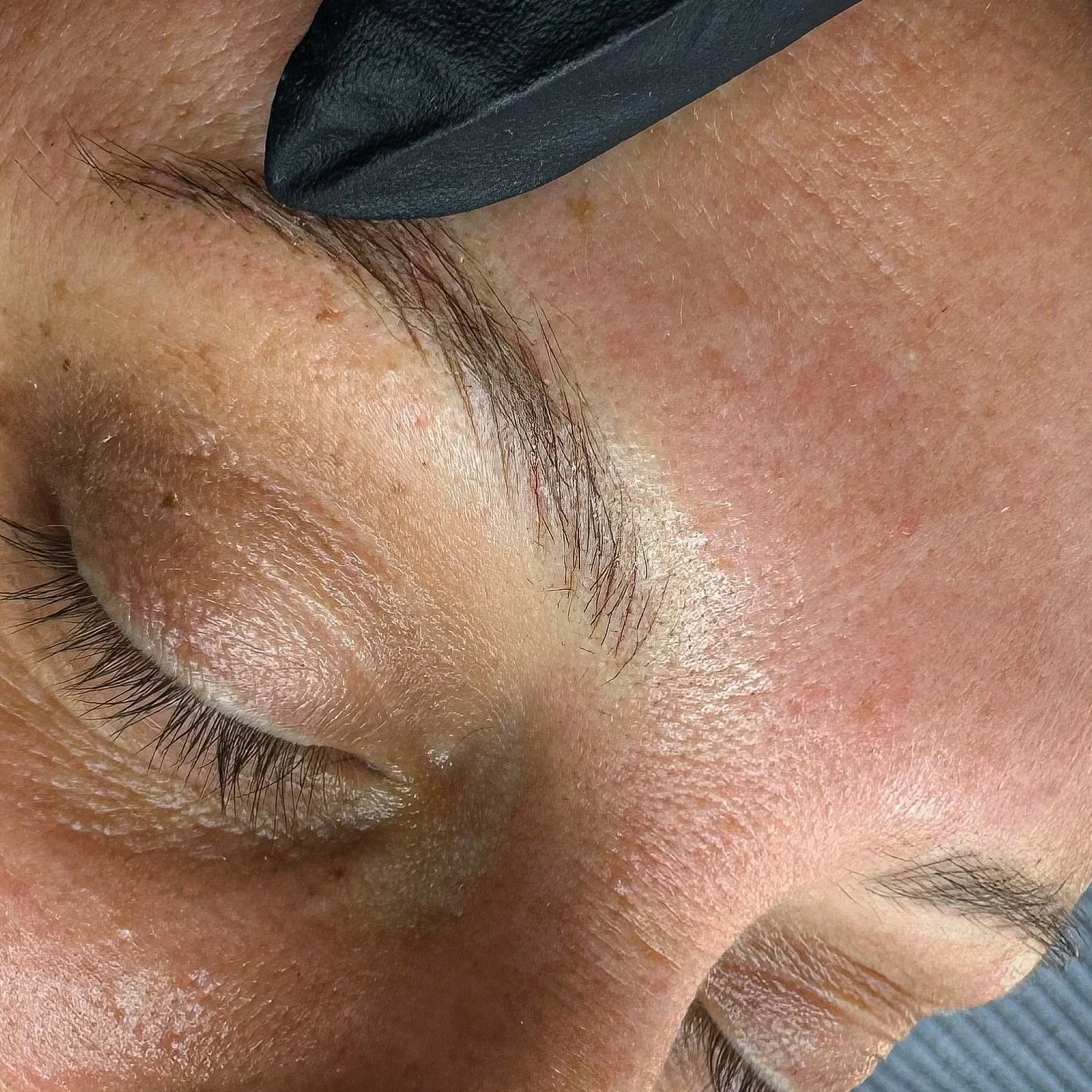 Your brow longevity depends on your skin, lifestyle, and aftercare &ndash; 2-3 years typically, but oily skin might need touch-ups sooner.

Aftercare matters 🌿

To make them last:
Steer clear of heavy sweating, swimming, and saunas during healing.
K