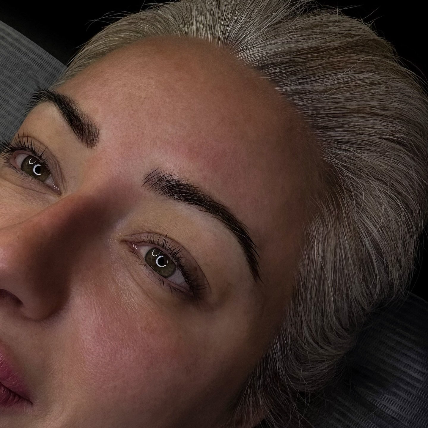 Ready to get creative? 👩🏽&zwj;🎨 Book our artist online at www.studiosimonyi.com for all bookings