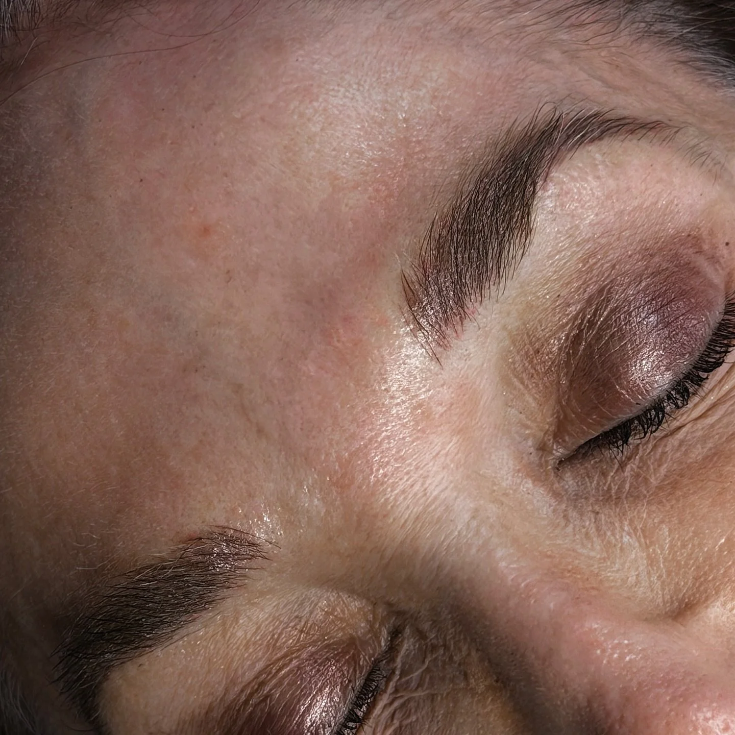 Mutual skin can be tricky&hellip; but when you understand depth, pressure, and the right pigments, magic happens. ✨
These brows healed beautifully. 

Mutual skin + the right technique = chef&rsquo;s kiss brows.
