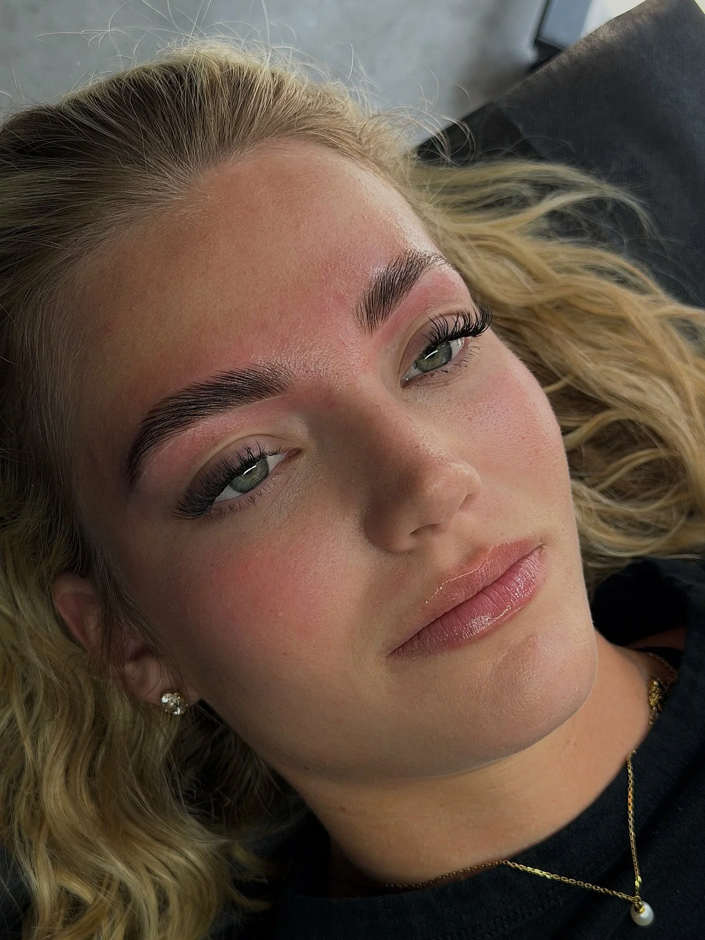 Did you know our Brow Laminations include brow shaping and tint? Don&rsquo;t worry babes, we&rsquo;ve got you 🌴

Artist @dannysimonyi Appointments can be booked online 🫶🏾