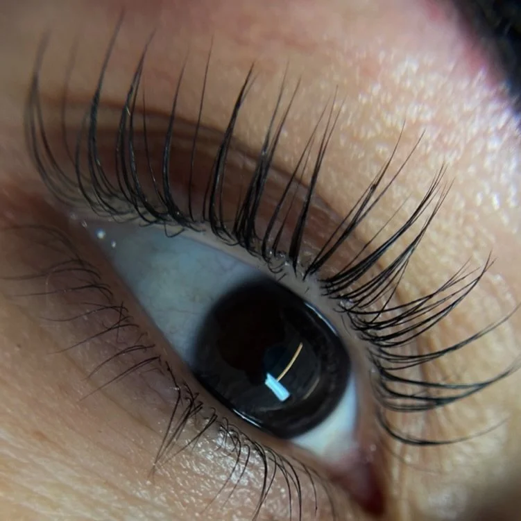 Korean Lash lifts have been our favorite service on our menu ☀️

#koreanlashlift#browlamination