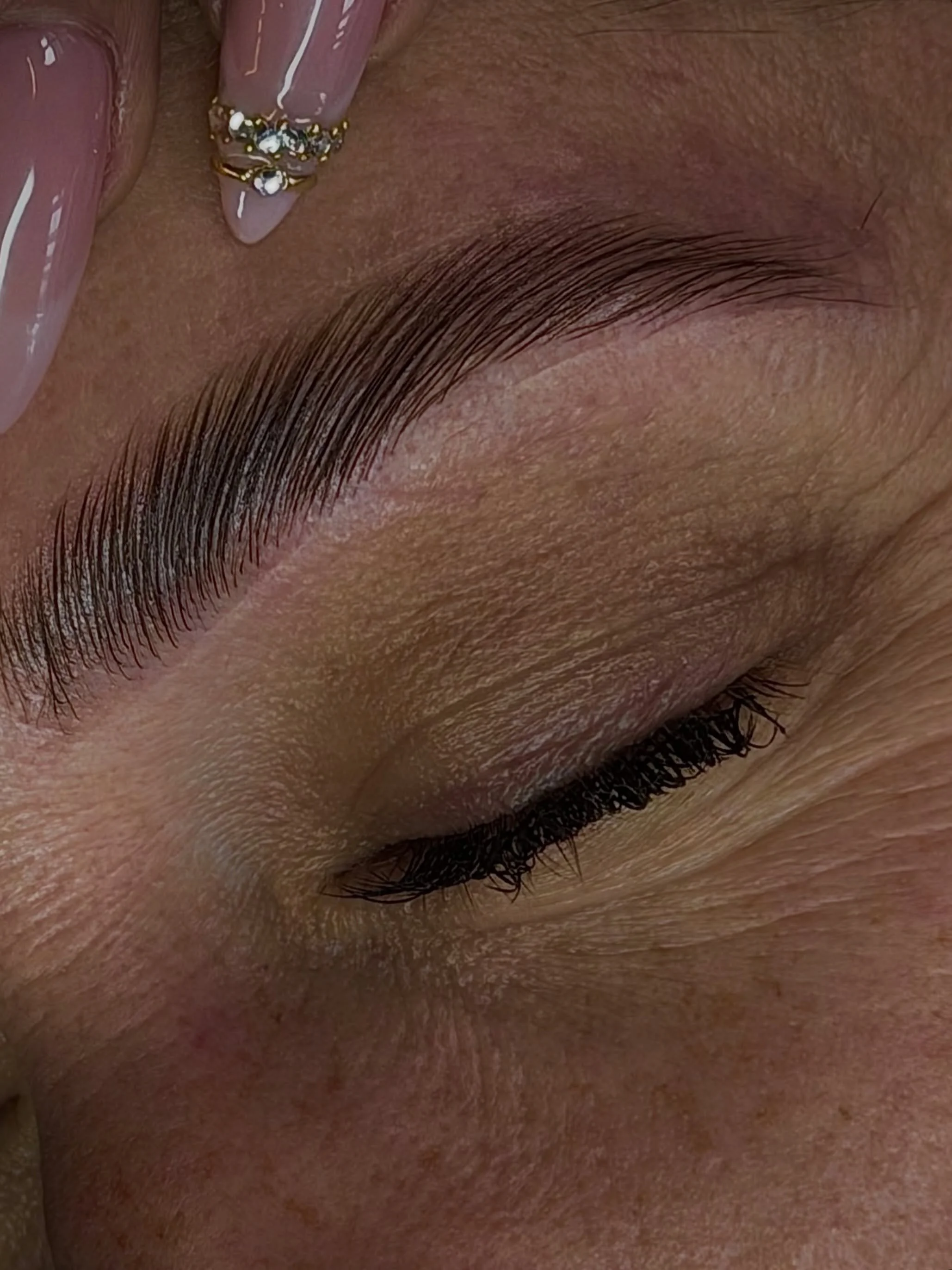 Brow lamination 💎💎💎 

Artist @dannysimonyi