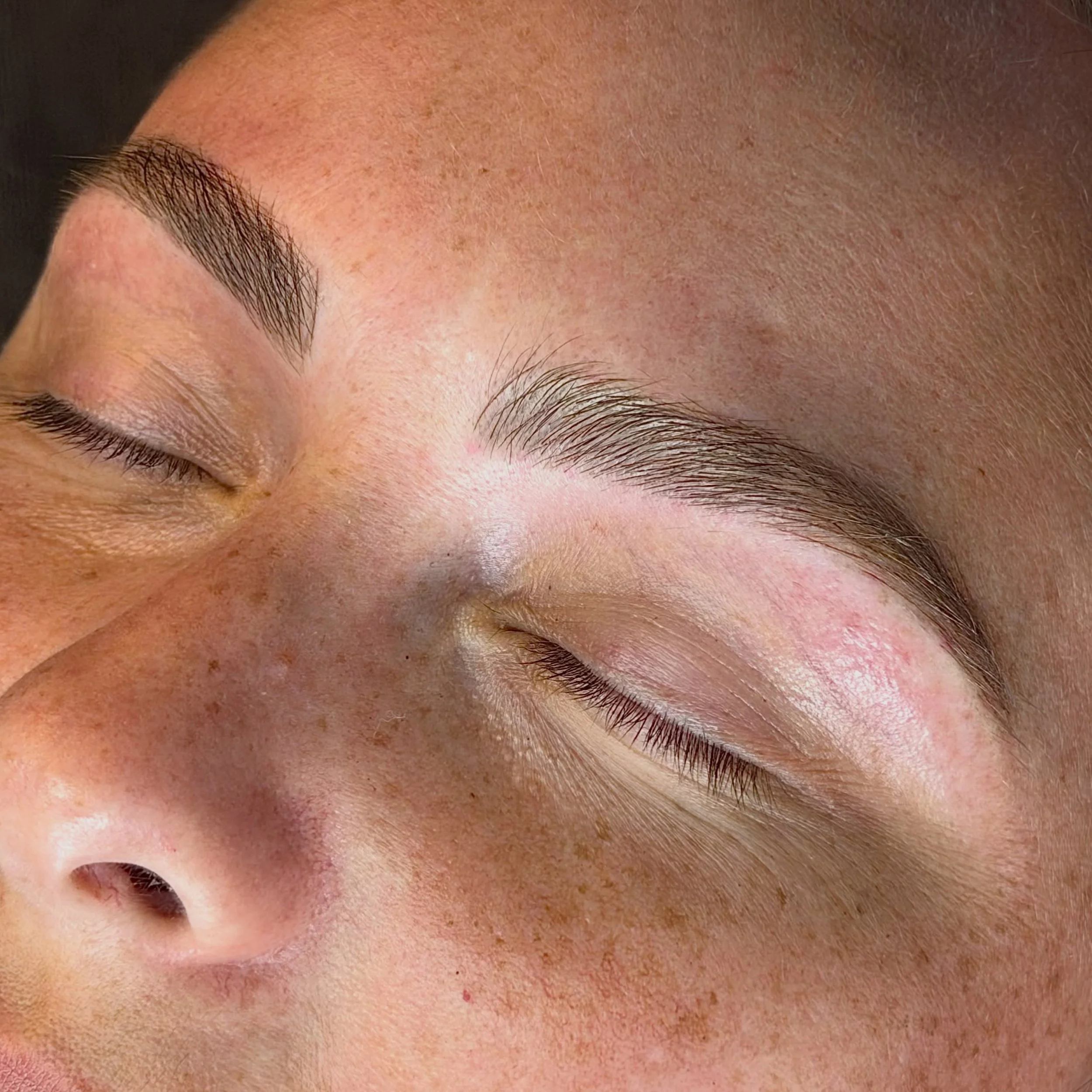 Why don&rsquo;t we recommend yearly touch-ups?

This client waited 5 years before returning 🤯

Take a look at her brows:
✔️ Soft
✔️ Natural
✔️ Still holding shape
✔️ No heavy buildup

One of the biggest misconceptions in cosmetic tattooing is that b