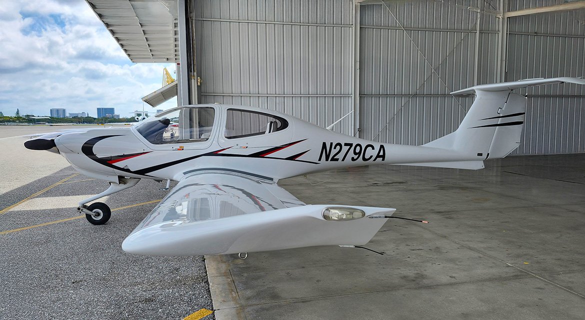 N279CA-3.jpg