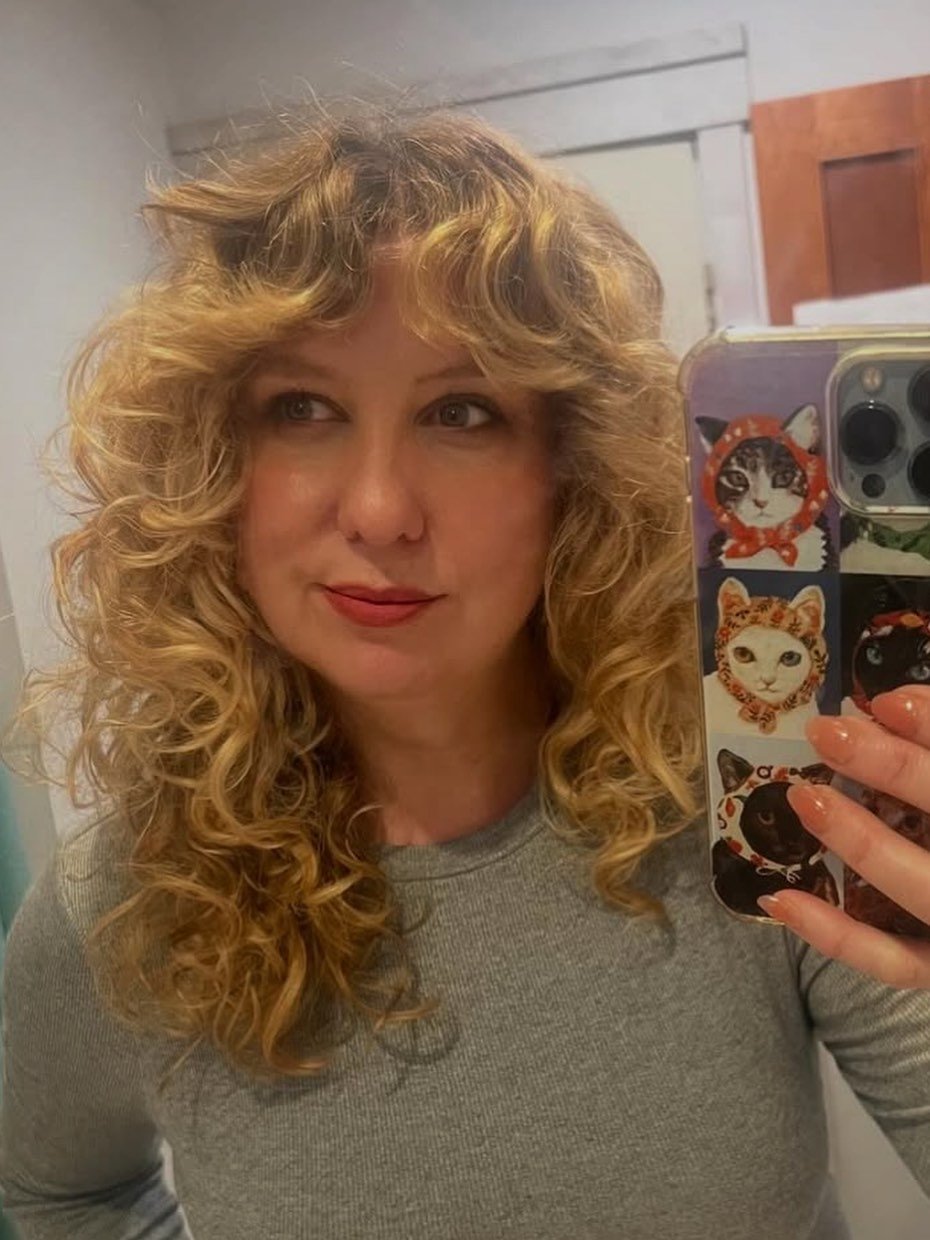 Can we talk about this shag though?! 😍 Beth-she&rsquo;s just the best!! Love client selfies!!! @hairbytara_salonvalora