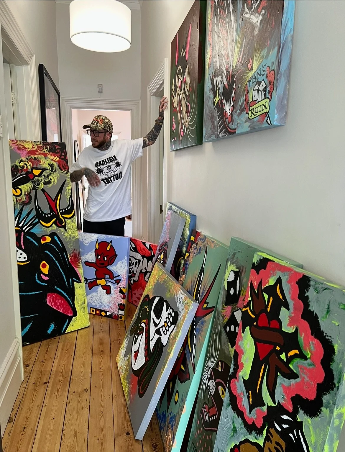 🆕 🆕 🆕 series of cavas paintings just in time for Christmas 🖼️ now available on my new and improved webstore. The links in my bio. If you have any extra questions send me a DM. Thanks 🙏🏻