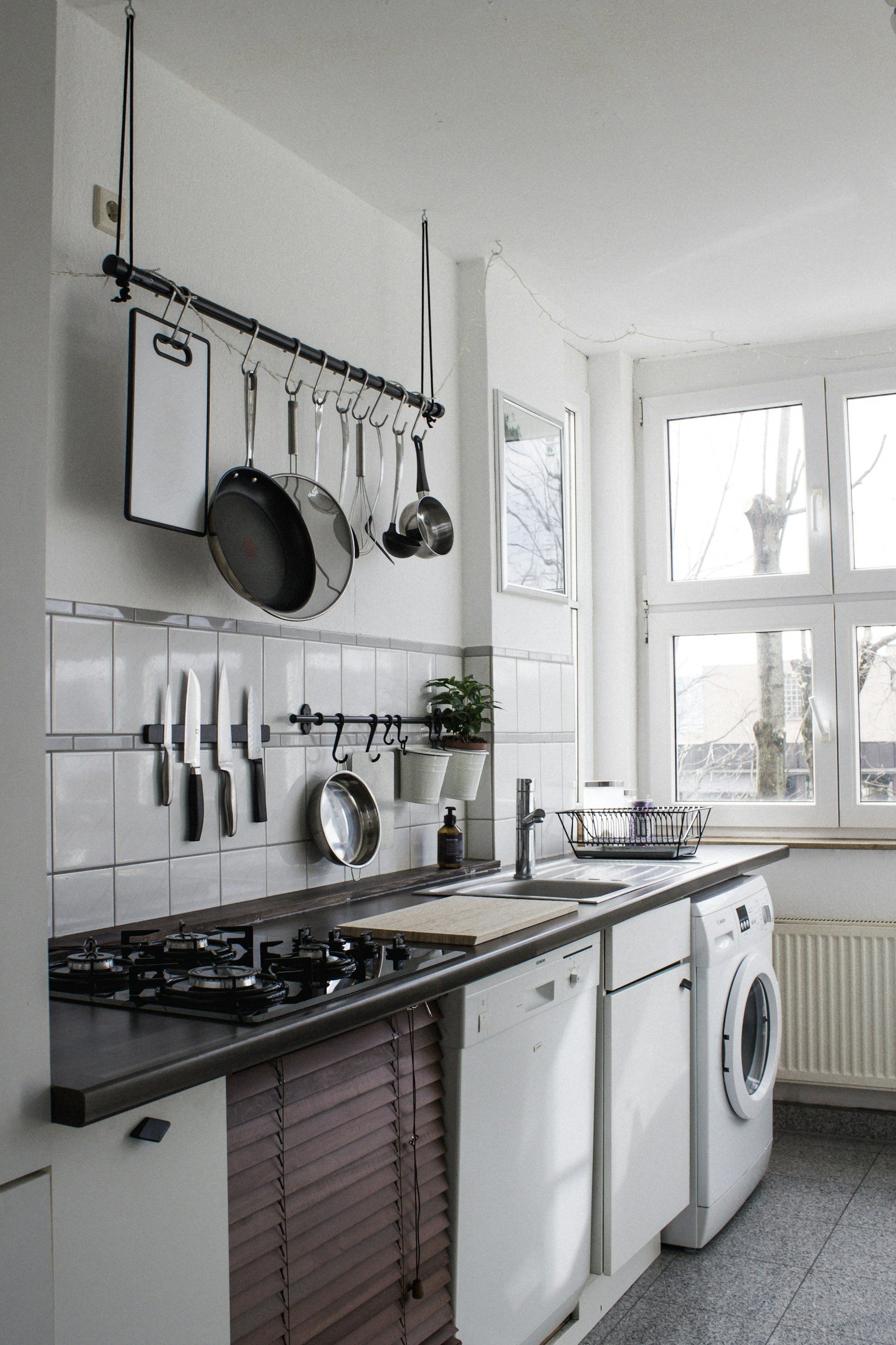 Kitchen Deep Cleaning – What Professionals Clean That Homeowners Miss