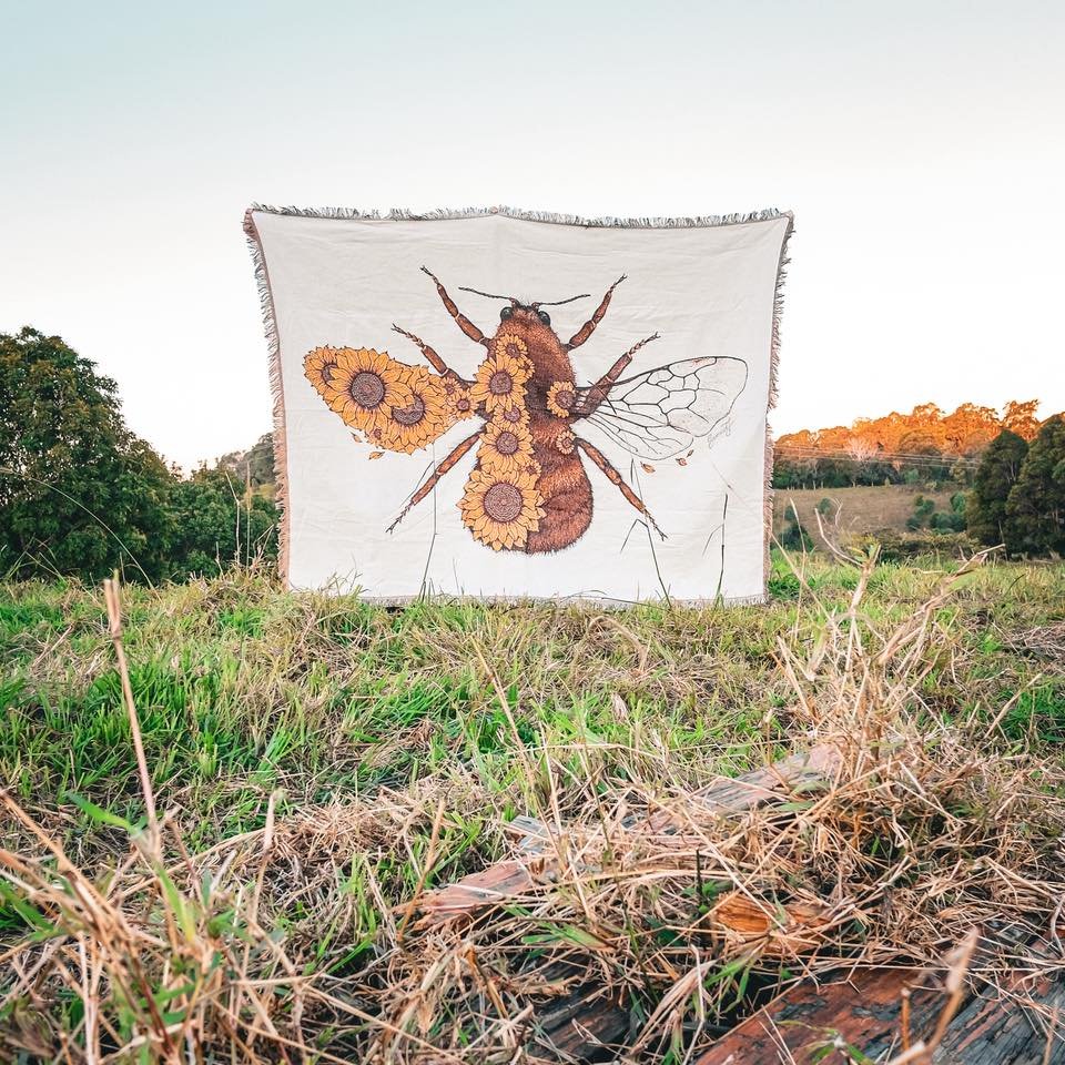 Check out the bee blankets. 🤩🐝

On sale here: https://www.jessesamuel.com.au/shop-tSMIr/p/sunflower-bee-woven-blanket