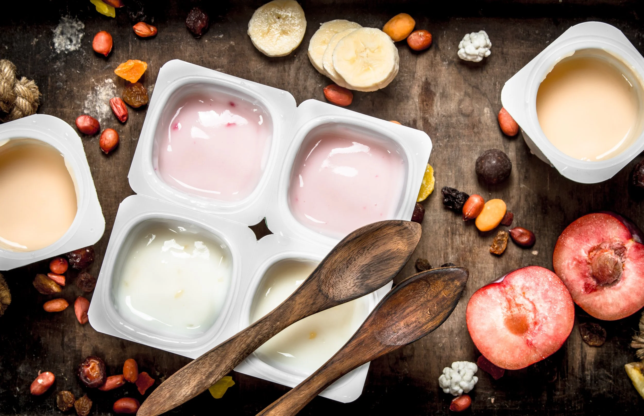 Joghurt und Milchgetränke in passenden Verpackungen für Haltbarkeit, Hygiene und komfortablen Konsum