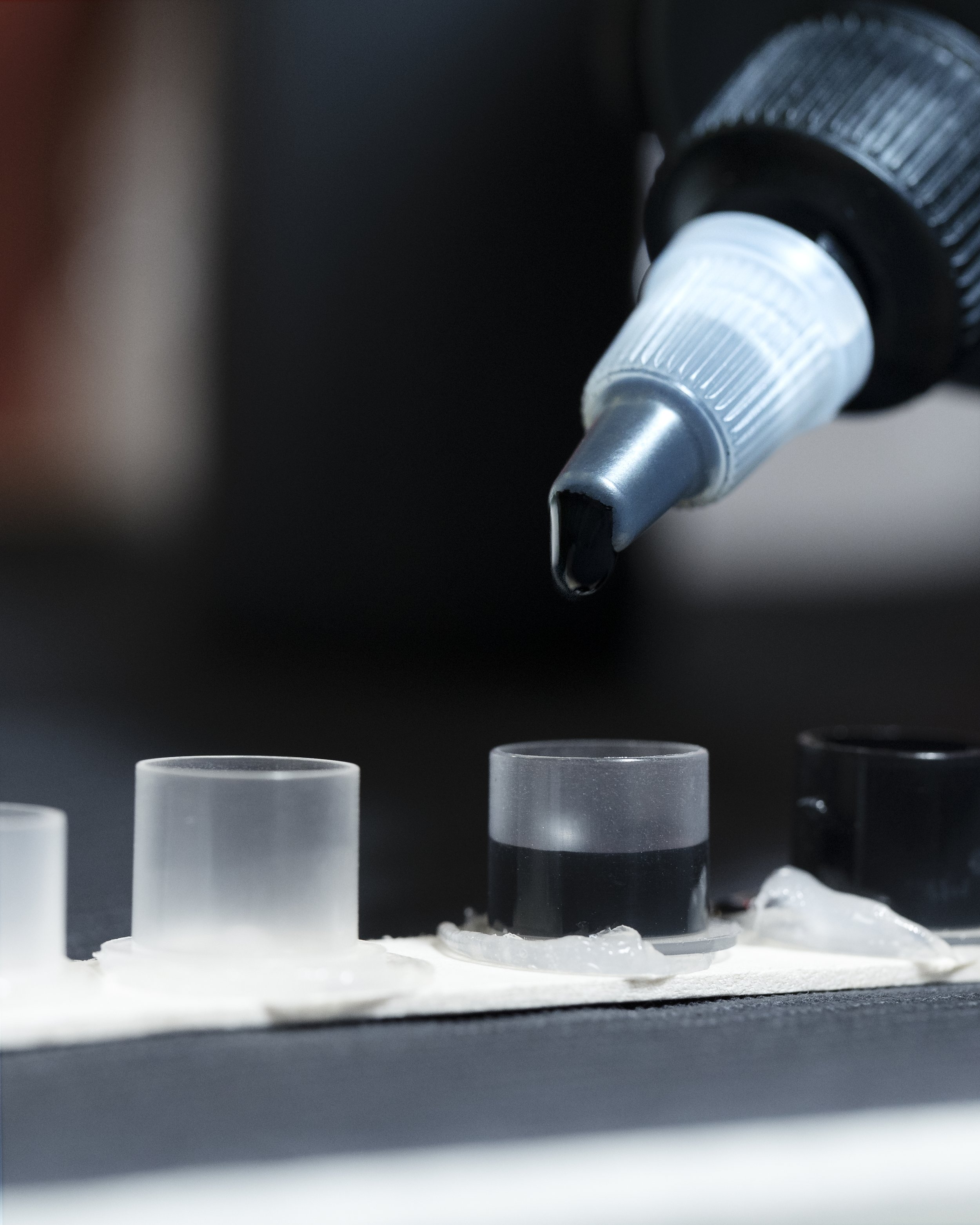 Emulsionen und Suspensionen präzise verarbeiten, homogen abfüllen und marktfähig verpacken