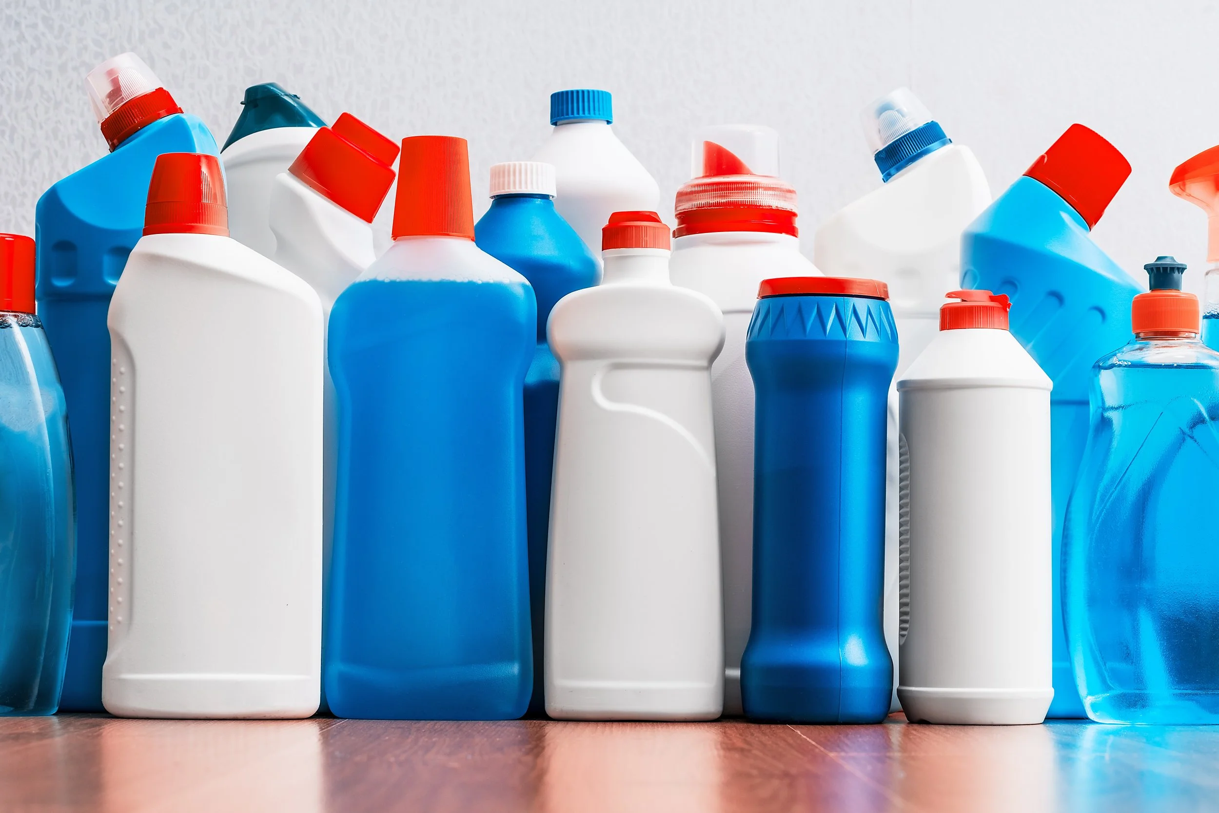 Flaschen für flüssige bis leicht viskose chemische Produkte wie Reiniger, Öle und Additive