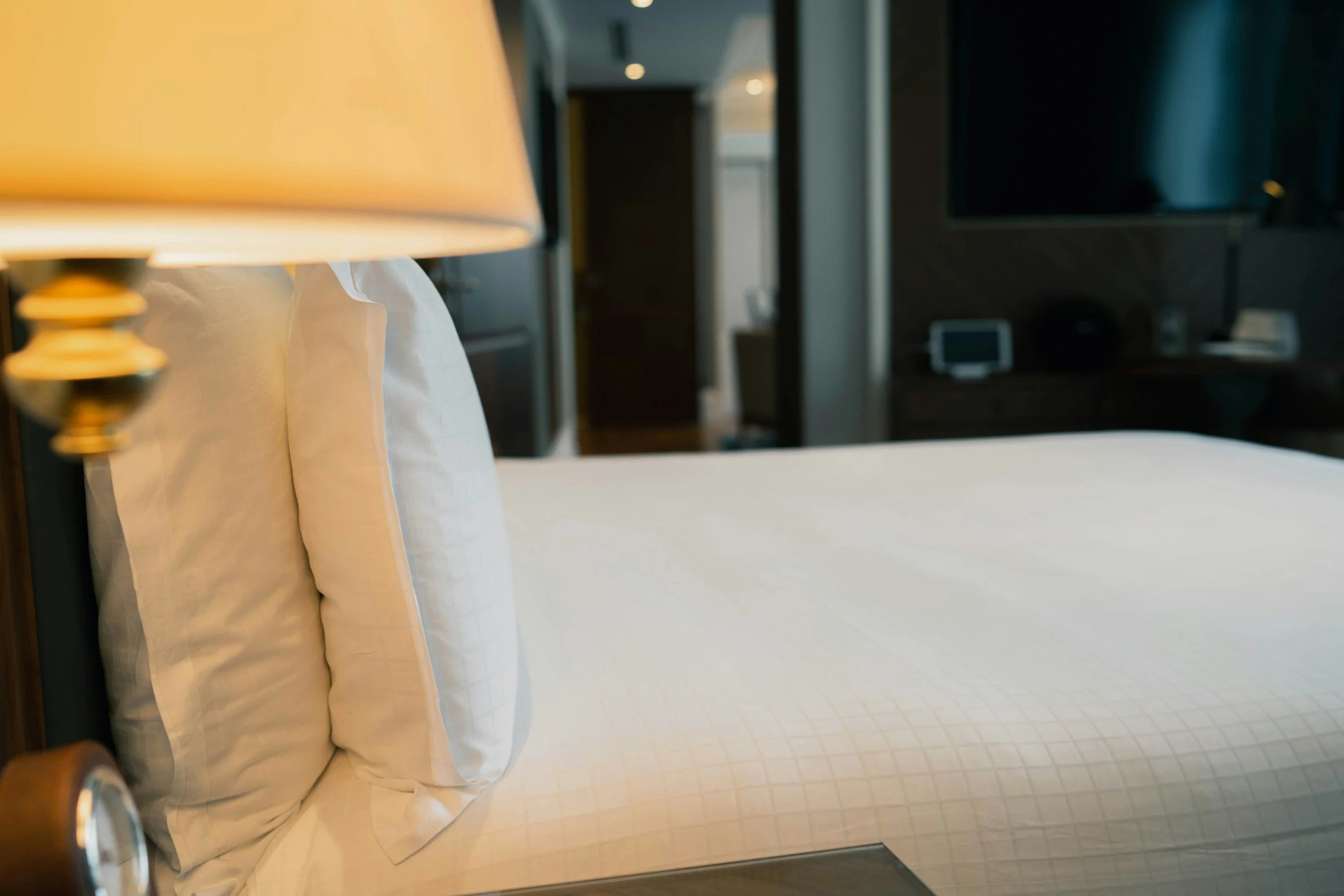 Eco-Friendly Linen Cleaning: Sustainable Practices for Linen Services and Airbnb Hosts