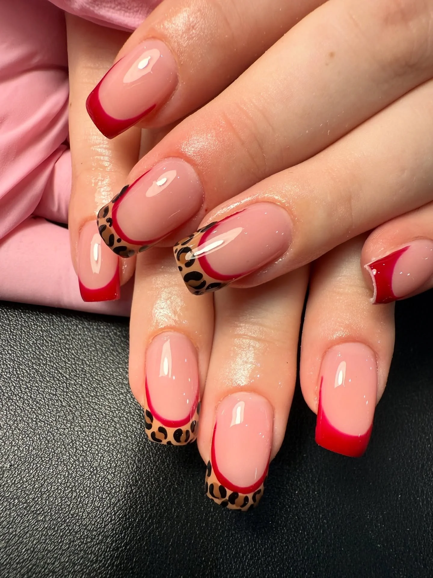Leopard and red, bit of a sassy combo if you ask me!! 

#biabnails #buildergelnails #leopardprintnails #nails #heywoodnails