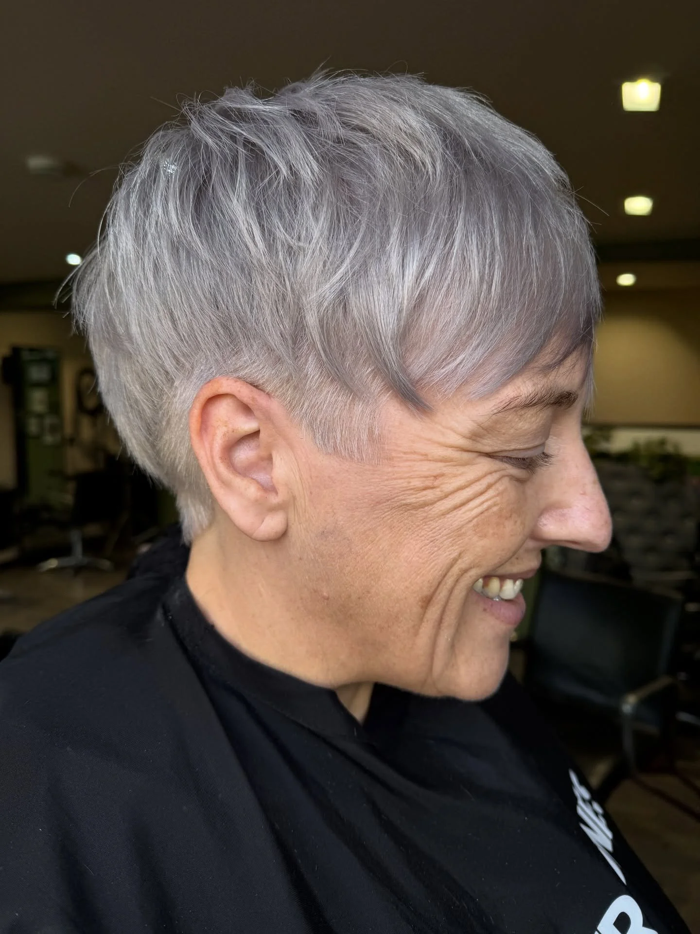 Love doing this pixie crop cut for Lynn, spicing it up with a cheeky undercut. 
Toned to perfection with @dangerjones_uk artistic toners. 
The perfect combo! 

Toner- 1:1 / cool:violet, processed for 15 minutes 

#blondehaircolour #pixiecut #undercut
