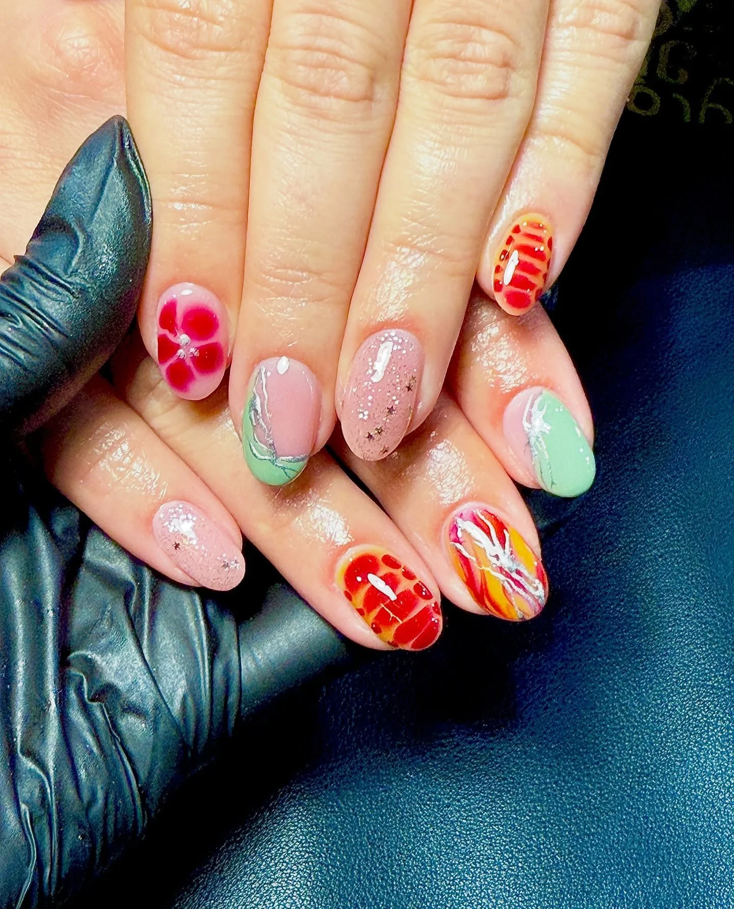 Had too much fun creating this set for my sissy in law! A real combo of nail art and colours. Would you be so bold? 

#nailart #manchesternails #biabnails #buildergelnails #manchester #heywood #heywoodnails