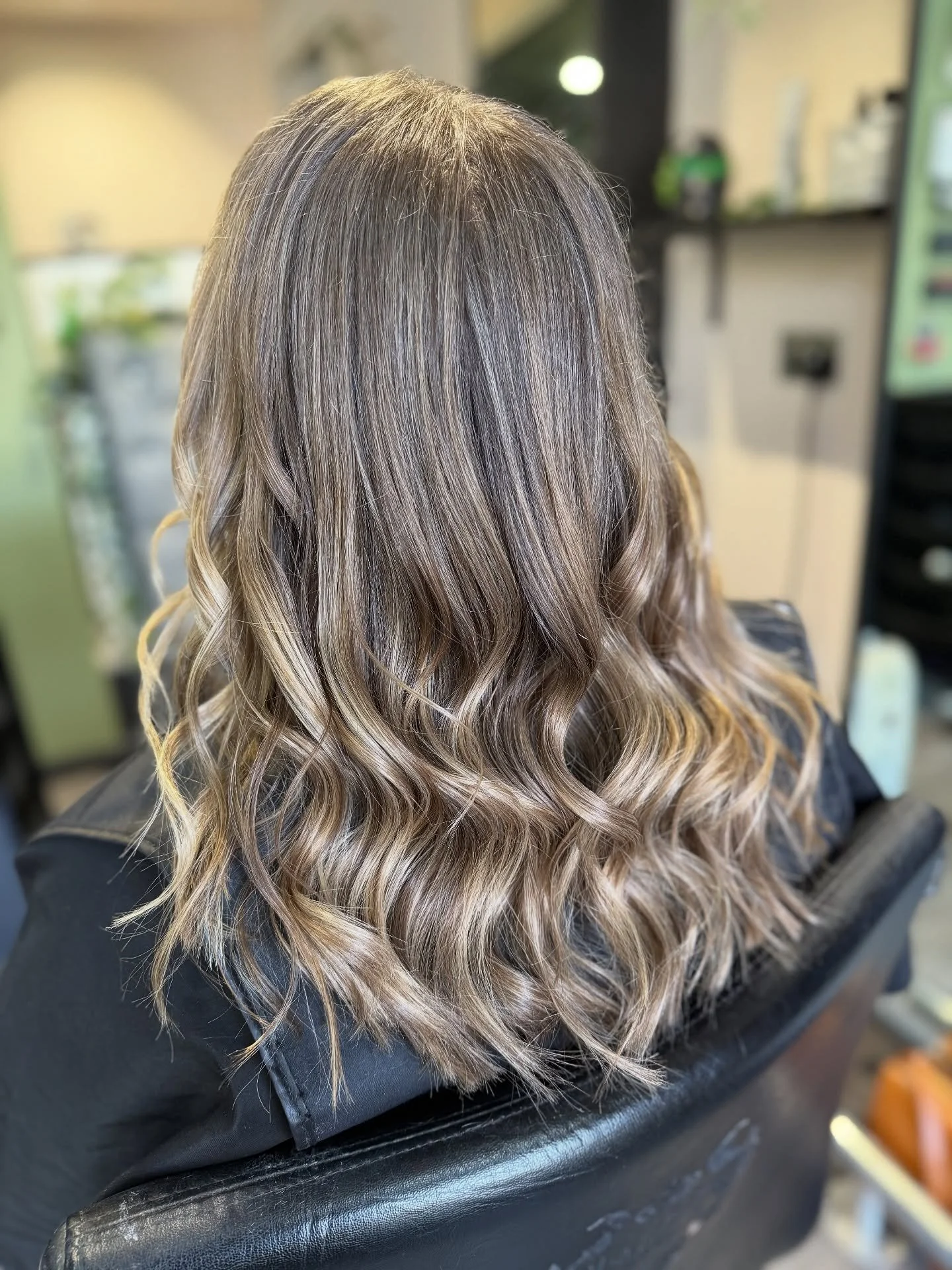 Gorgeous refresh for Judith! I could not believe how much her hair had already grown this year, I&rsquo;m sure her hair was bob length a year ago 😍 stunning! 

#haircolour #hairdye #blonde #livedinblonde #heywood #manchester #bury #heywoodhair