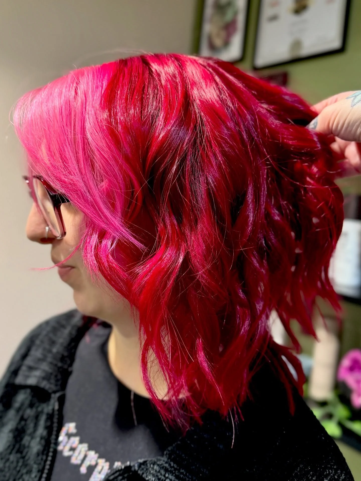 This is too gorg not to post immediately! (It&rsquo;s a shame the same can&rsquo;t be said about my photography skills, some things never change 😆)

Who else loves this colour combo and placement?! ❤️💗 I had a tonne of fun painting this for @gr00vy