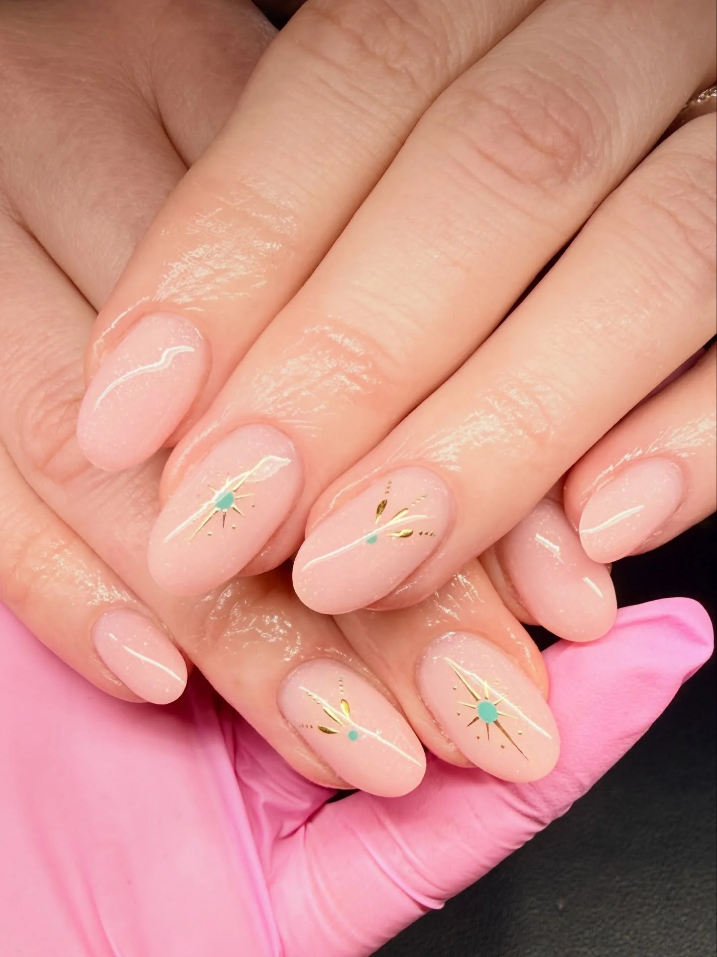 Keep this set of nails super simple using a couple of stickers to spruce up and a ready gorgeous on its own sparkly biab.
So simple yet so effective. 
I am absolutely in love with this sparkly biab from @nailorder 
Biab is shade Glory 😍 soo pretty! 