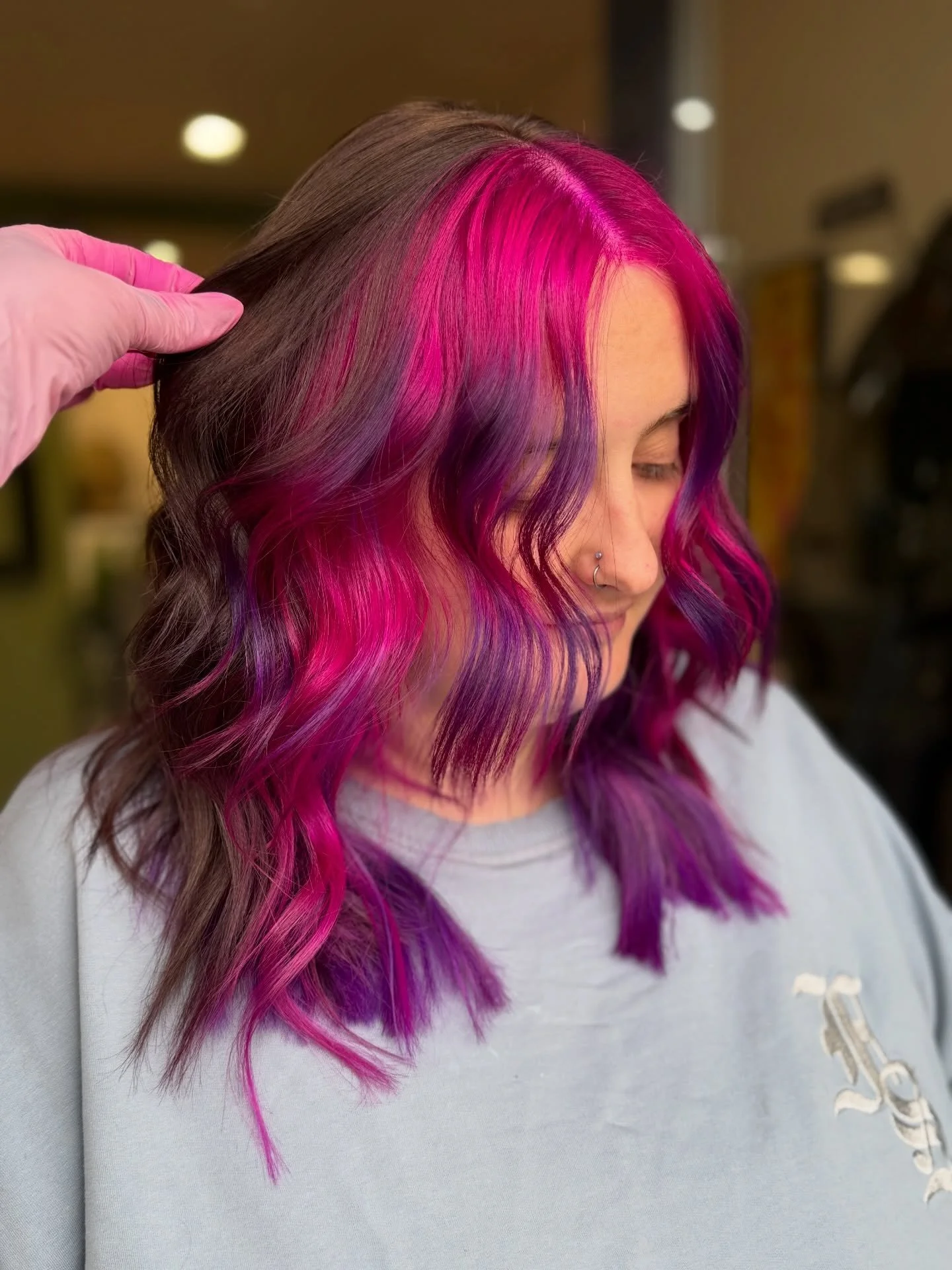 I did this hair colour back in September- swipe through to see how it&rsquo;s holding up 6 months later! Can you believe it!
Just a trim for Beth this time though, adding in some texture to bring her hair style back to life.. 

Created using @dangerj