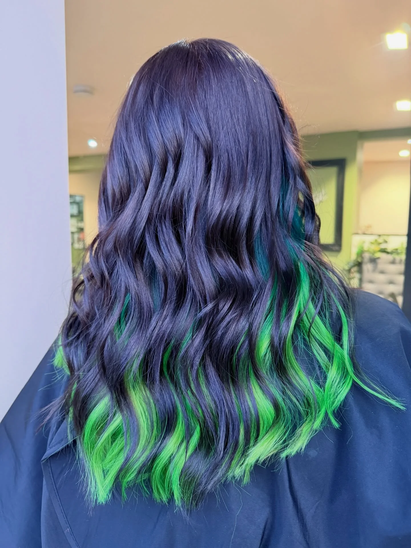 PEEKABOO!
Lime green, probably my favourite hair colour ever&hellip; try and convince me otherwise 💚😍

#limegreenhaircolour #greenhair #peekaboohaircolour #hairdye #manchesterhairsalon
