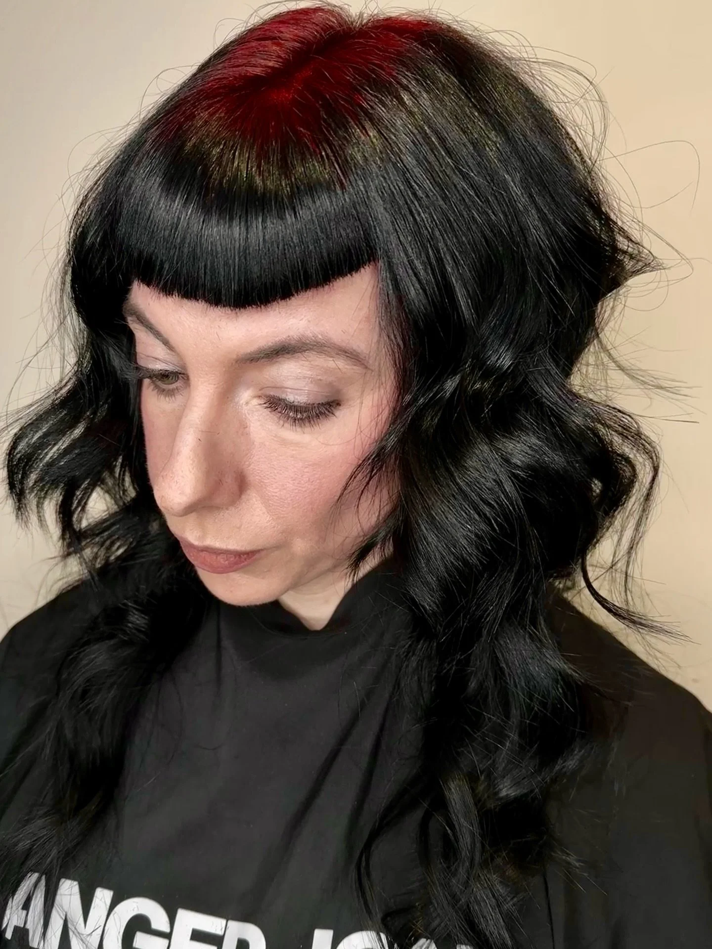 When the goth queen asks for ghost roots 😍 the perfect addition to this awesome haircut!

#goth #gothhairstyle #redghostrootshaircolour #manchesterhair #brightredhairdye