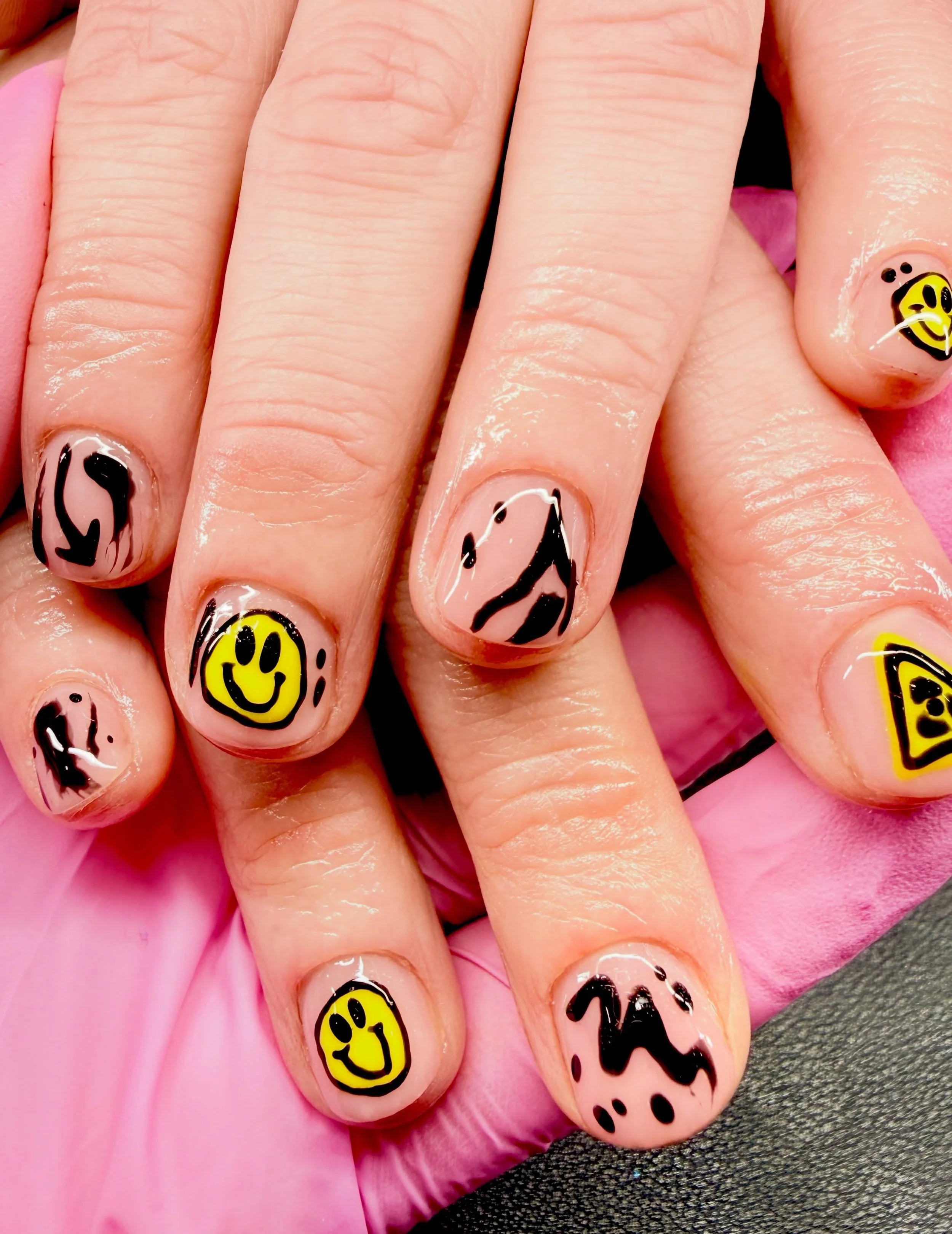 We&rsquo;ve had some fun at Siobhan&rsquo;s nail appointments. 
She might have the tiniest nails ever but still plenty of space for some nail art and she always comes with fun ideas&hellip; 💫

#buildergelnails #funnailart #jointhenailorder #heywoodn