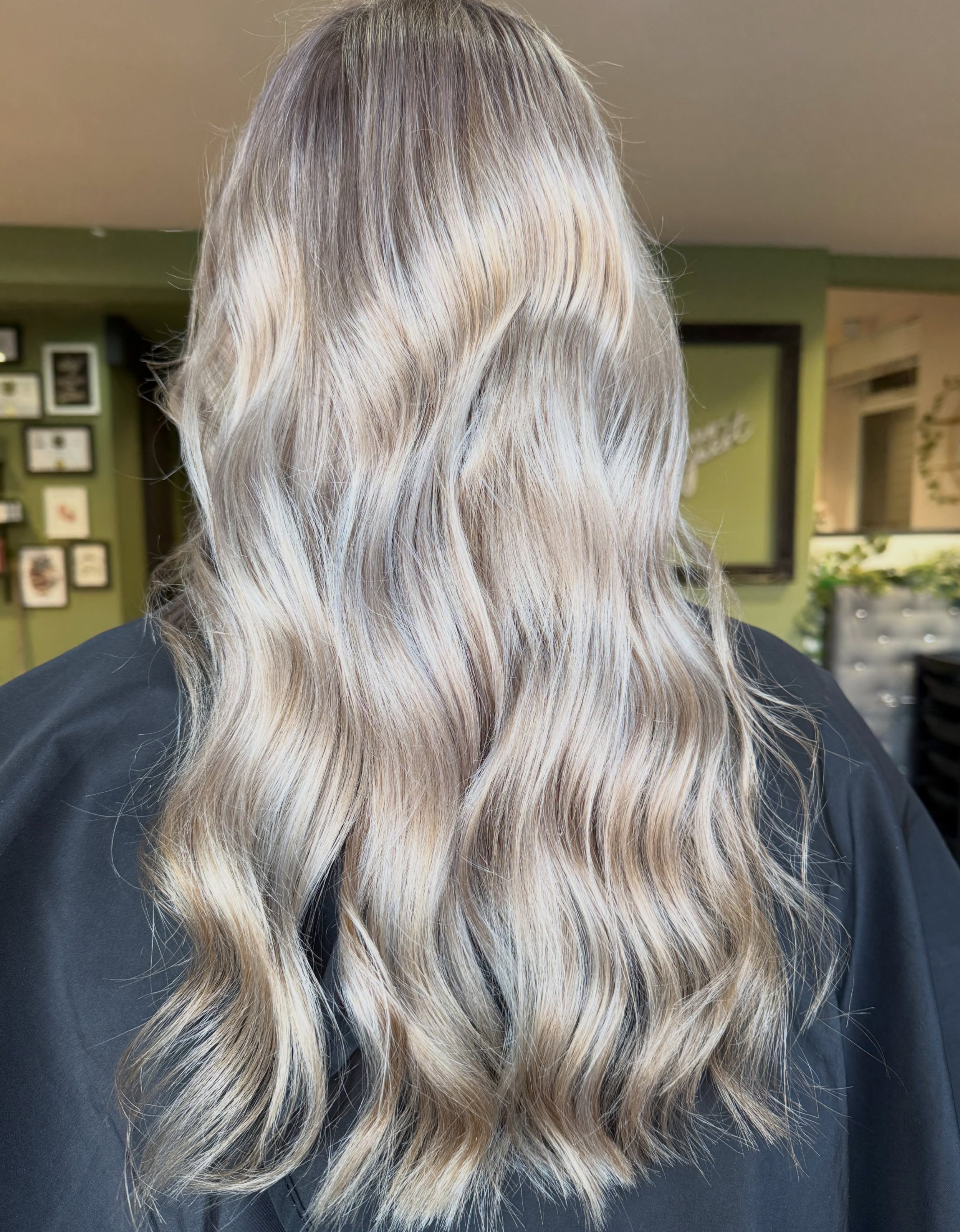 My lil blondie ✨

Created using all things @dangerjones_intl @dangerjonesbalayage 

#dangerjones #blondehaircolour #manchesterhairdresser #heywoodhairsalon