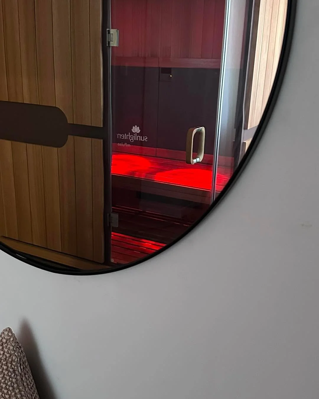 Relax, reset and recharge with our Sunlighten Infrared Sauna ✨

Infrared therapy works deep within the body to support healthy cell turnover, circulation, recovery, relaxation and overall wellbeing from the inside out.

Even without an intense sweat,