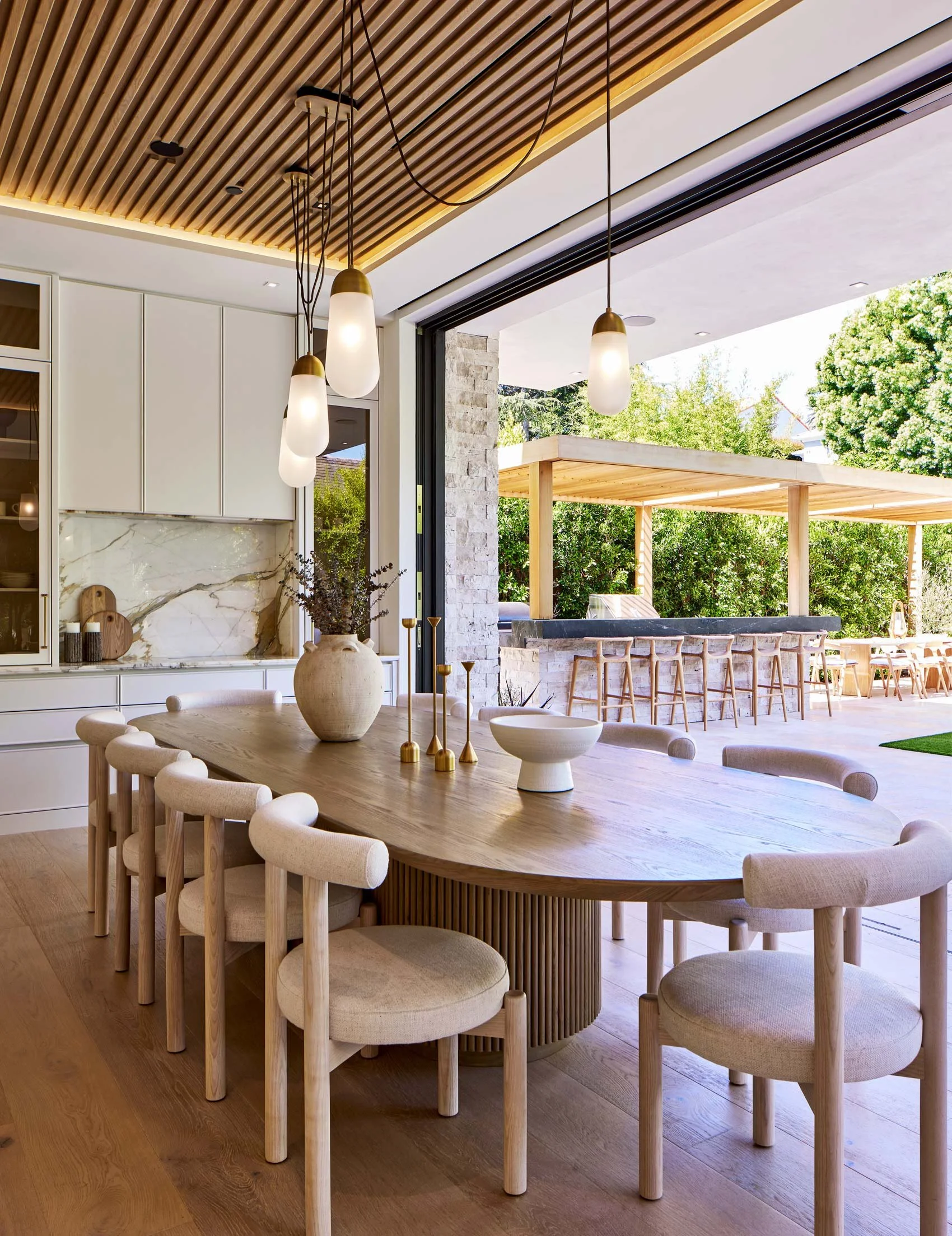 IR_WARNER_DINING_TABLE_VIGNETTE_0703.jpg